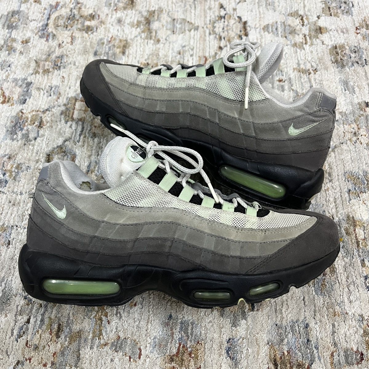 Nike Nike Air Max 95 Fresh Mint Gray 2019 Size US 10 / EU 43 - 2 Thumbnail