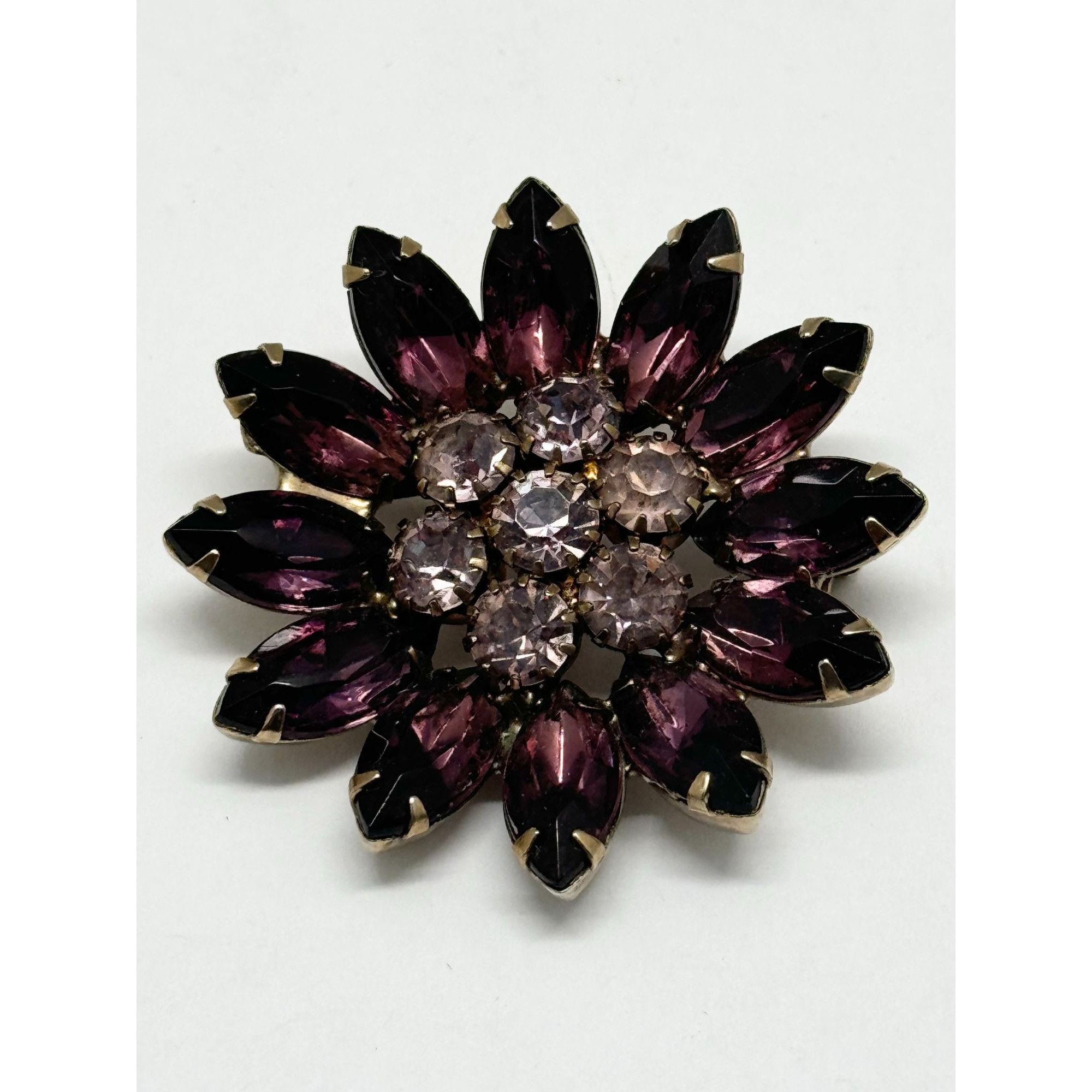 Vintage Vintage purple glass flower brooch pin Size ONE SIZE - 1 Thumbnail