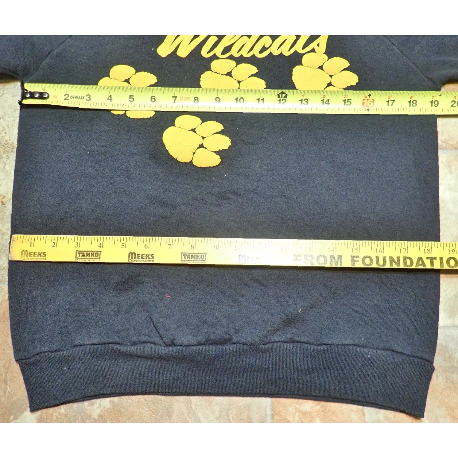 Vintage VINTAGE Screen Stars Neosho Wildcats Sweatshirt Mens M Black Graphic Print Pullover 70s 80s High School Paw Print USA Size US M / EU 48-50 / 2 - 6 Thumbnail