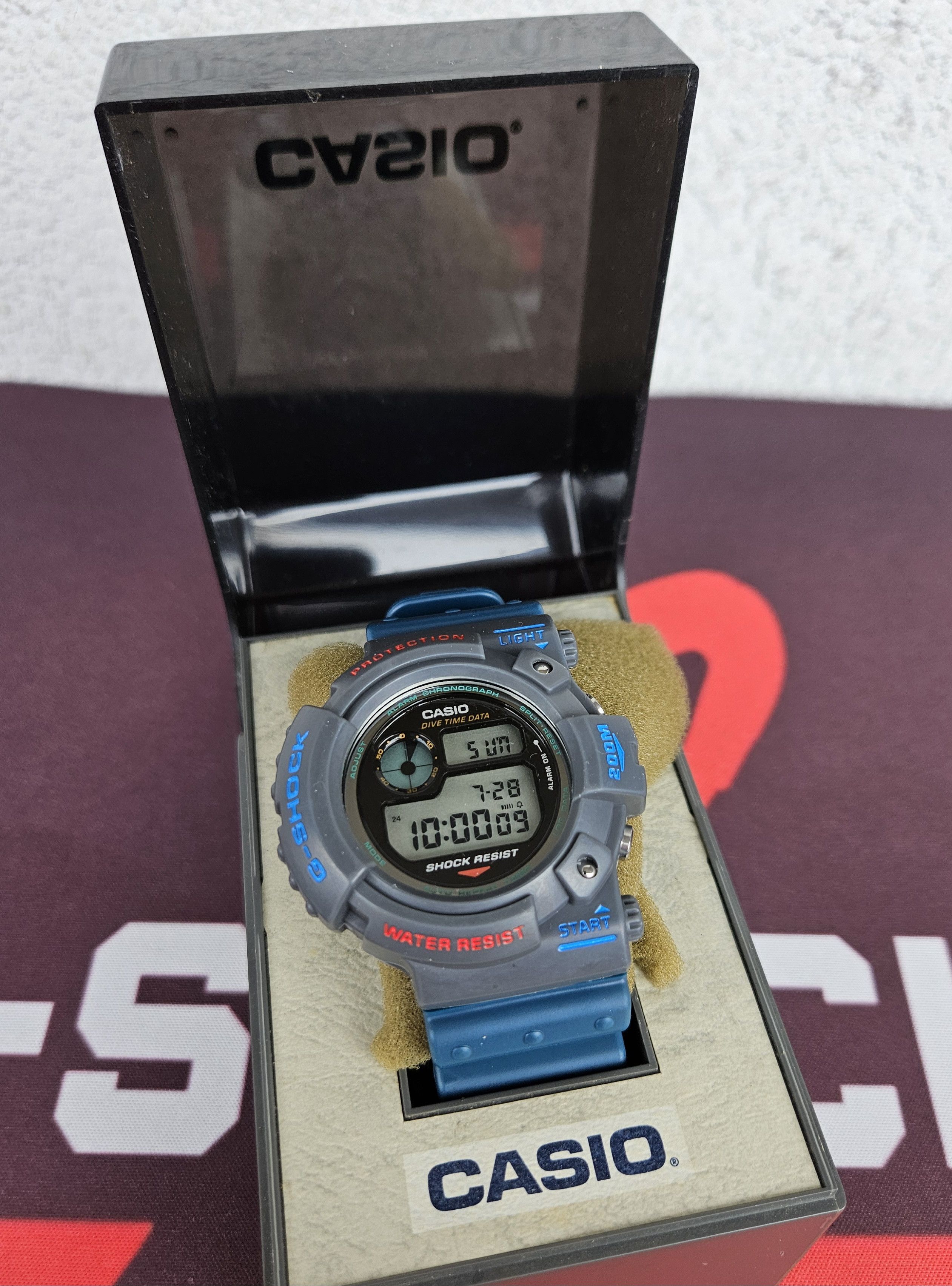 Casio × G Shock × Vintage DW-6300B-2 FIRST FROGMAN VINTAGE CASIO G 