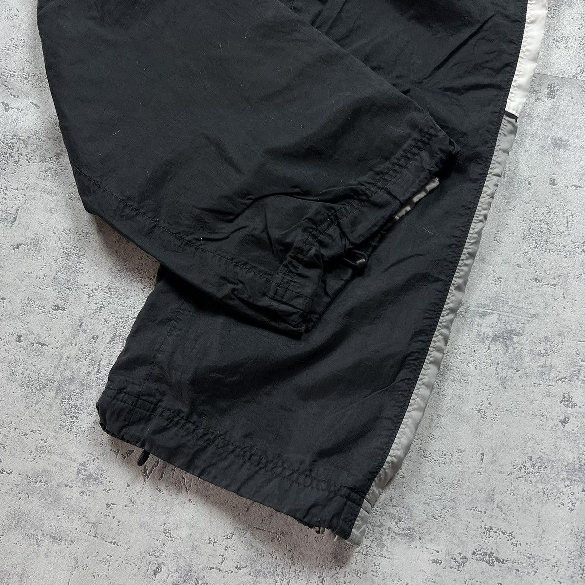 Nike 90s Nike Embroidered Logo Vintage Y2K Parachute Nylon Pants Size US 32 / EU 48 - 6 Thumbnail