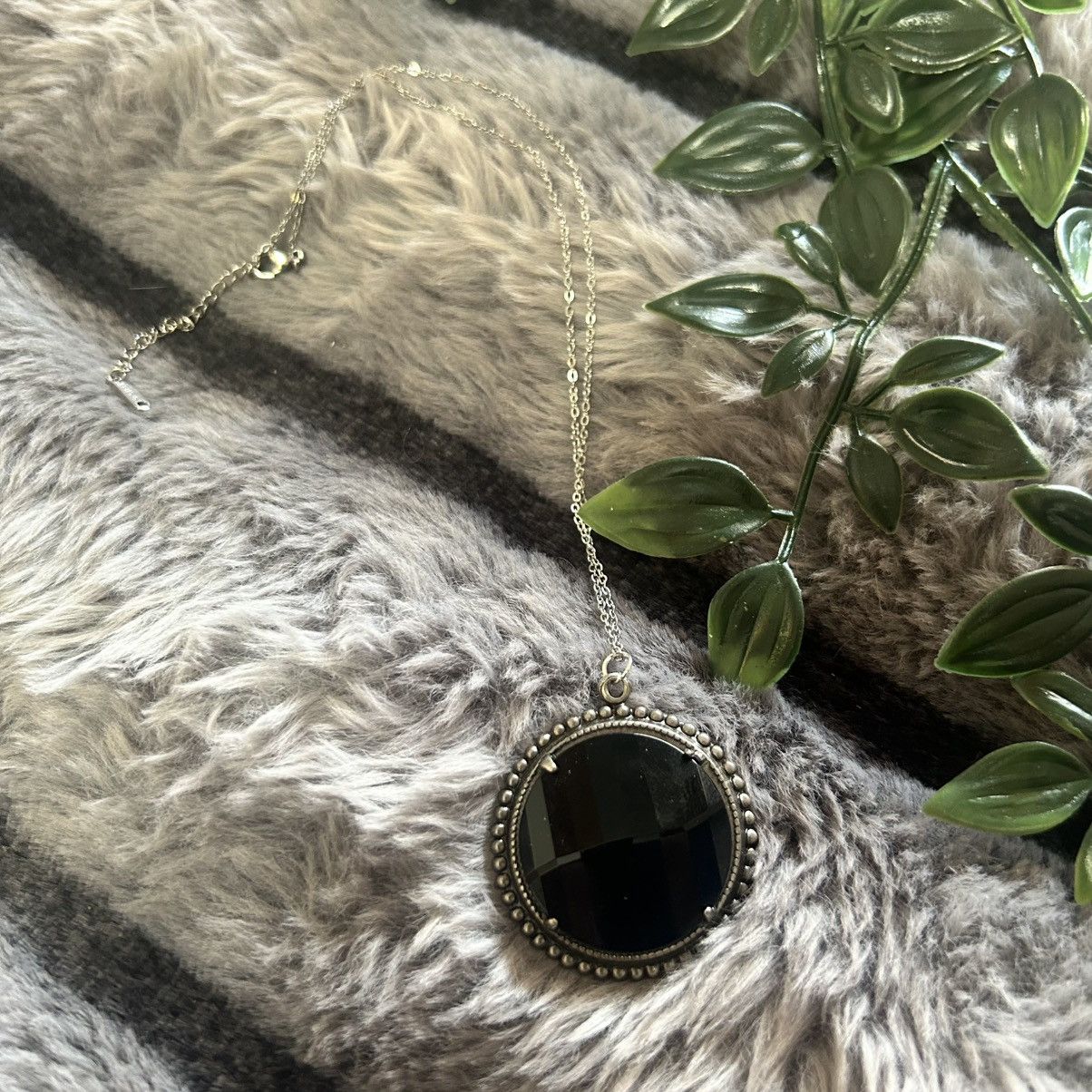 Vintage Vintage dome cut jet black glass pendant on chain necklace Size ONE SIZE - 8 Thumbnail