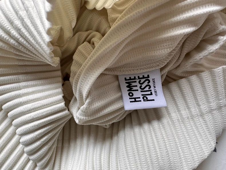 Issey Miyake Issey Miyake size:2 Off-white pleated short-sleeved shirt Size XS / US 0-2 / IT 36-38 - 7 Thumbnail