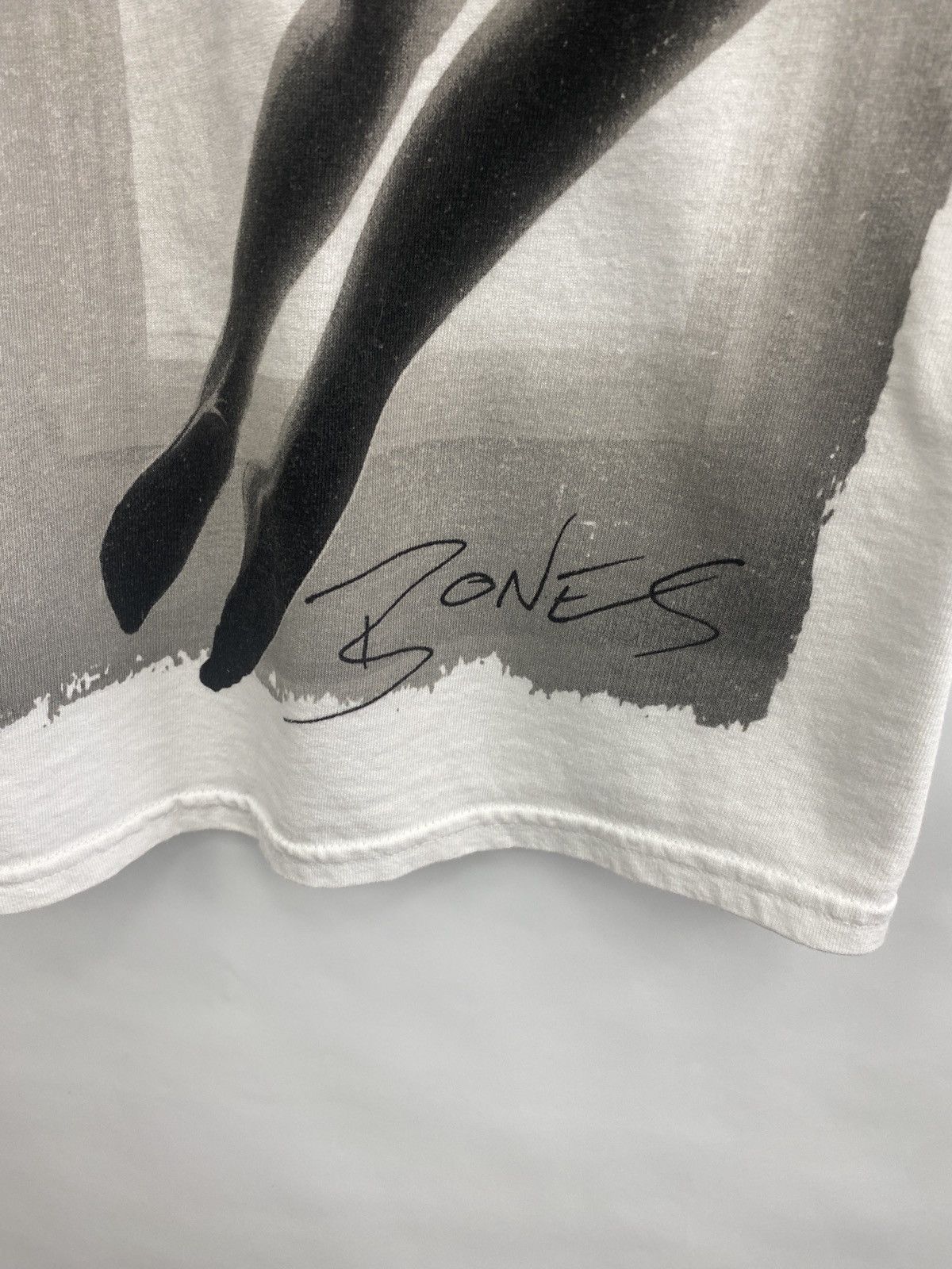 Band Tees Young Guns Bones 2012 Band T-Shirt Rare Retro Size US M / EU 48-50 / 2 - 5 Thumbnail