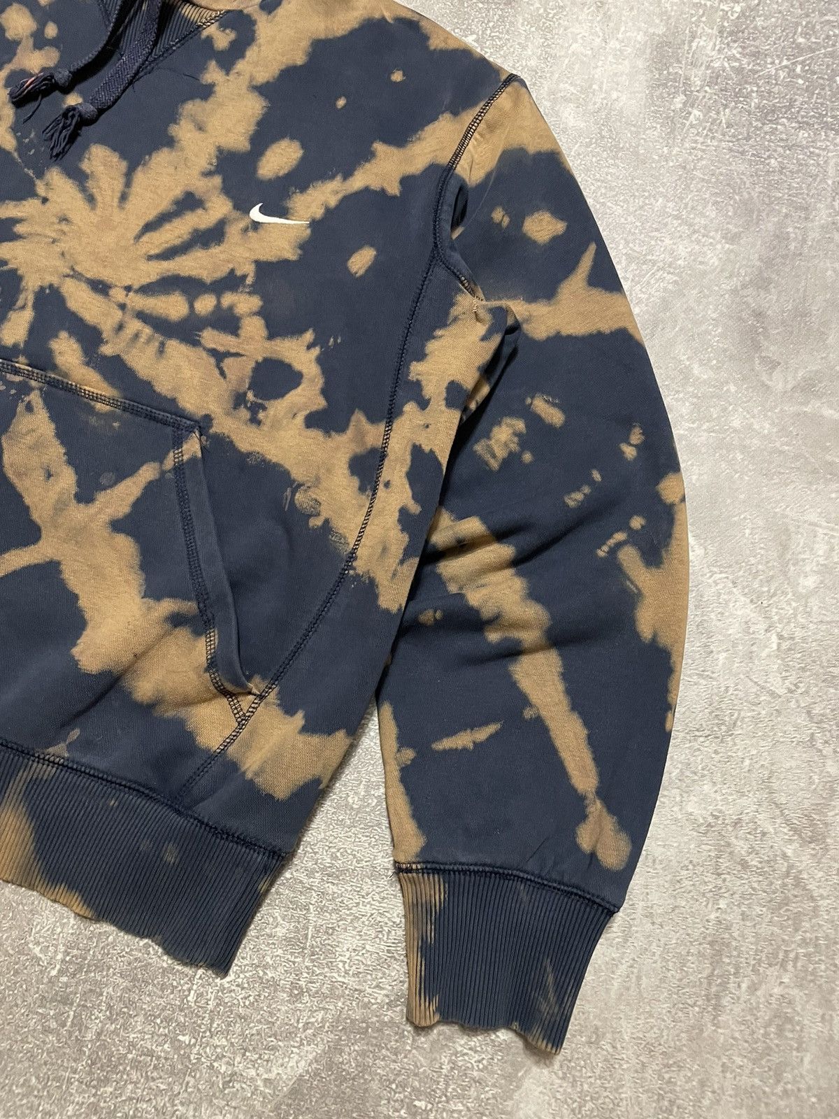 Nike Vintage Nike Swoosh Logo Custom Tie Dye Hoodie Size US M / EU 48-50 / 2 - 8 Thumbnail