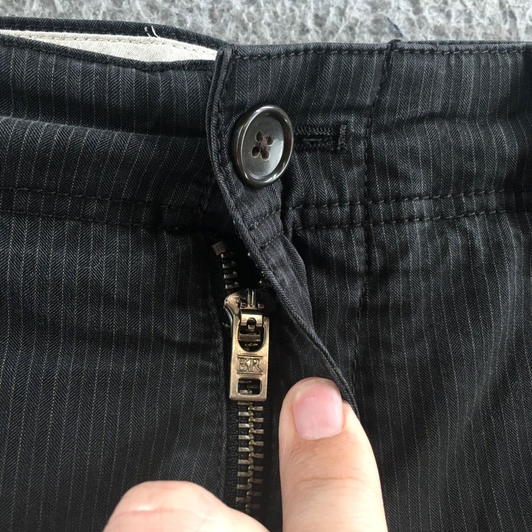Banana Republic Banana Republic Pants Mens 33x30 Charcoal Pinstripe Chino Zip Fly Straight Leg Pants Mens Regular Cotton Slim? Size US 33 - 5 Thumbnail