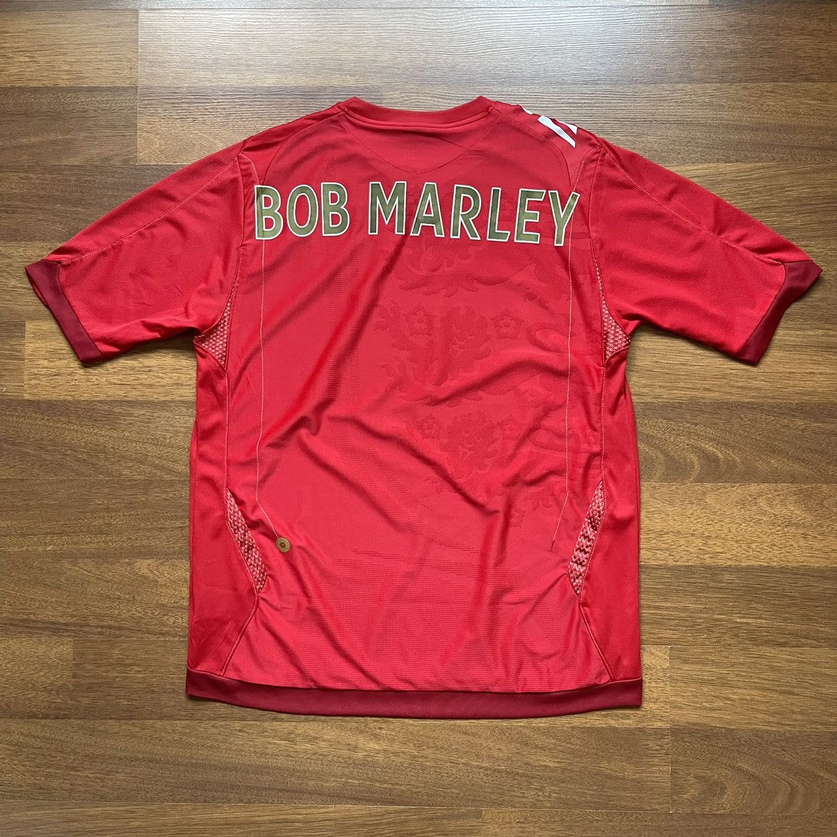 Bob Marley × Umbro ENGLAND UMBRO 2006 WORLD CUP FOOTBALL AWAY JERSEY BOB MARLEY Size US L / EU 52-54 / 3 - 1 Thumbnail