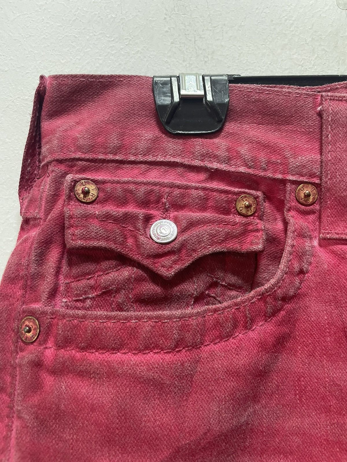 True Religion Vintage TRUE RELIGION Short Pants Red USA Size US 36 / EU 52 - 2 Thumbnail