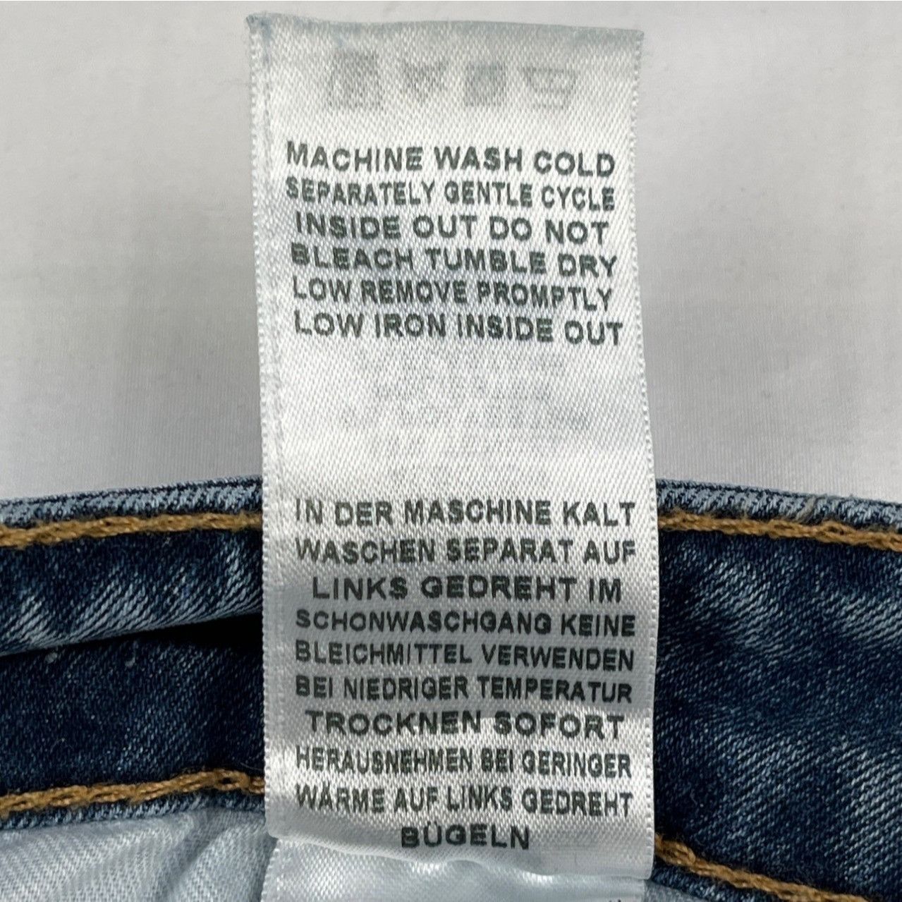 True Religion True Religion Women's Blue Jeans/Mid Rise/Skinny Sz 28 SKU 4 Size 28" / US 6 / IT 42 - 9 Thumbnail