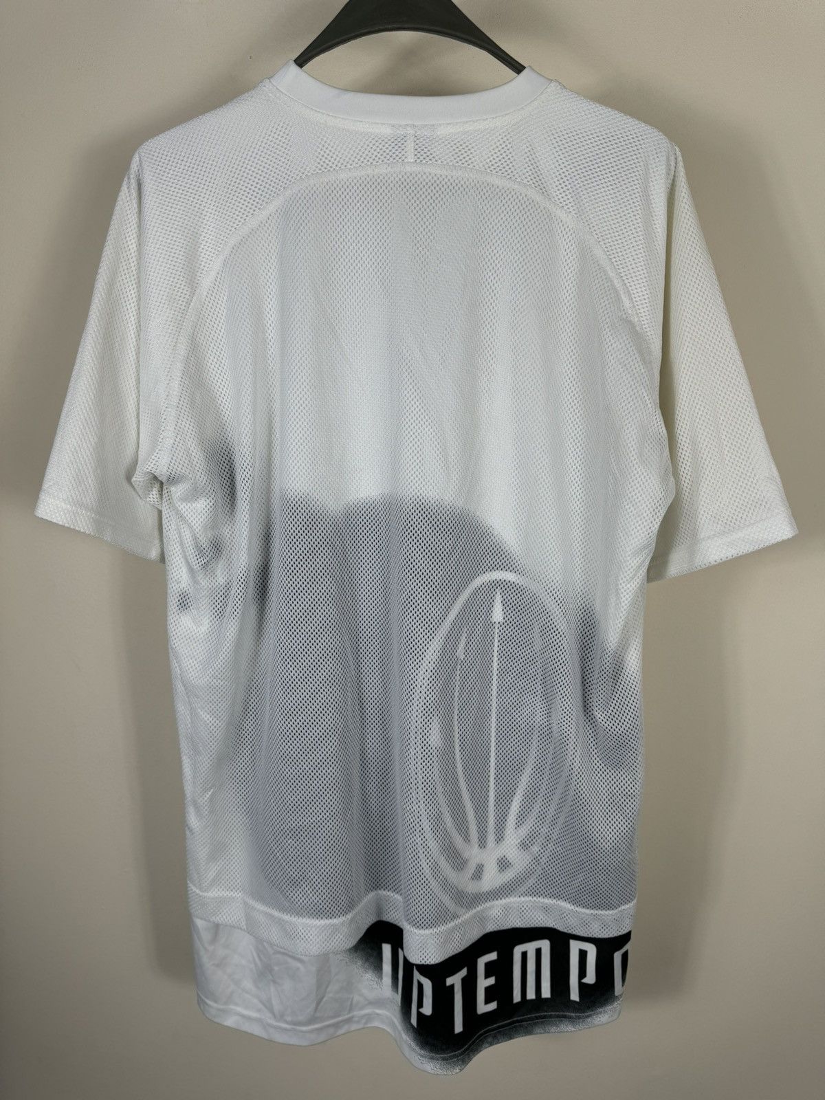 Nike × Vintage Vintage Nike Center Logo Uptempo Mesh T-Shirt Size US L / EU 52-54 / 3 - 6 Thumbnail