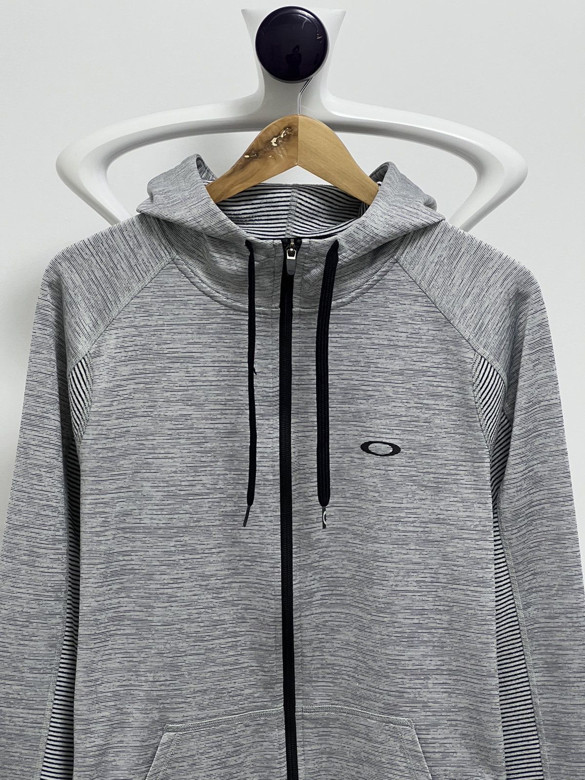 Oakley × Vintage Y2K Oakley Full Zip Hoodie size M Size US M / EU 48-50 / 2 - 5 Thumbnail