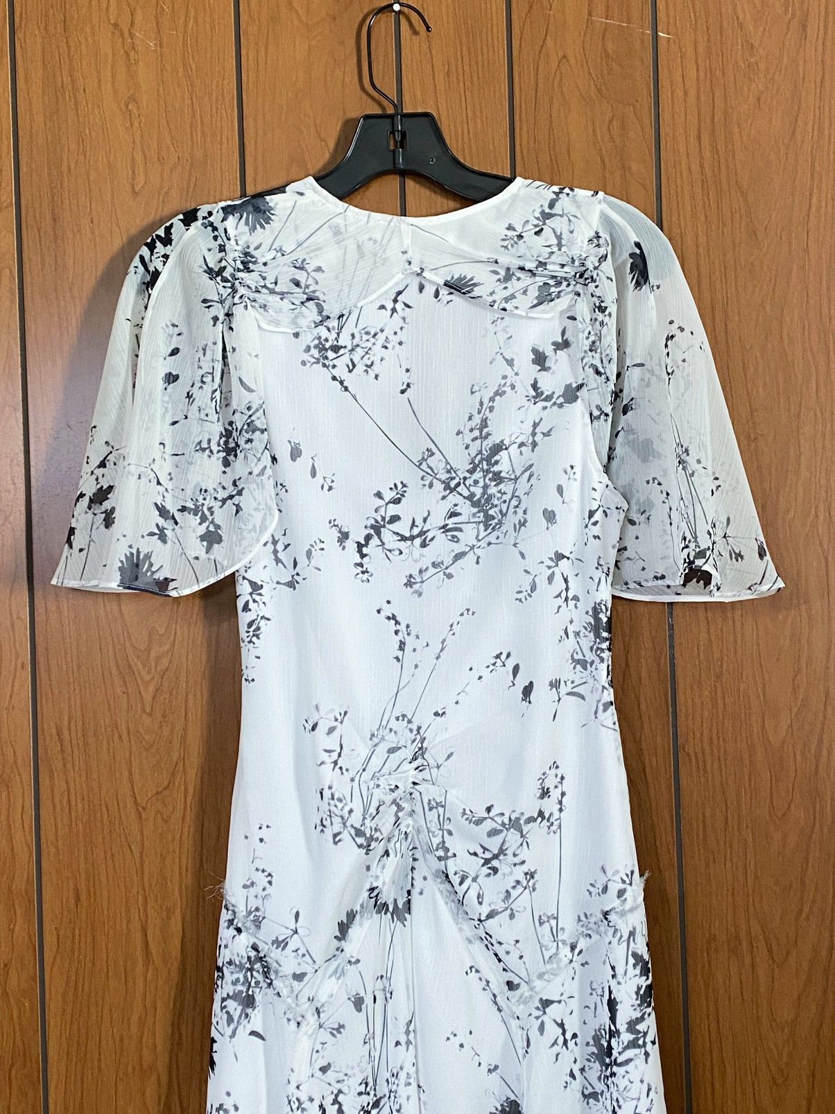 Victoria Beckham Victoria Beckham Floaty Floral Print Godet Midi Dress size 0 Size XS / US 0-2 / IT 36-38 - 12 Thumbnail