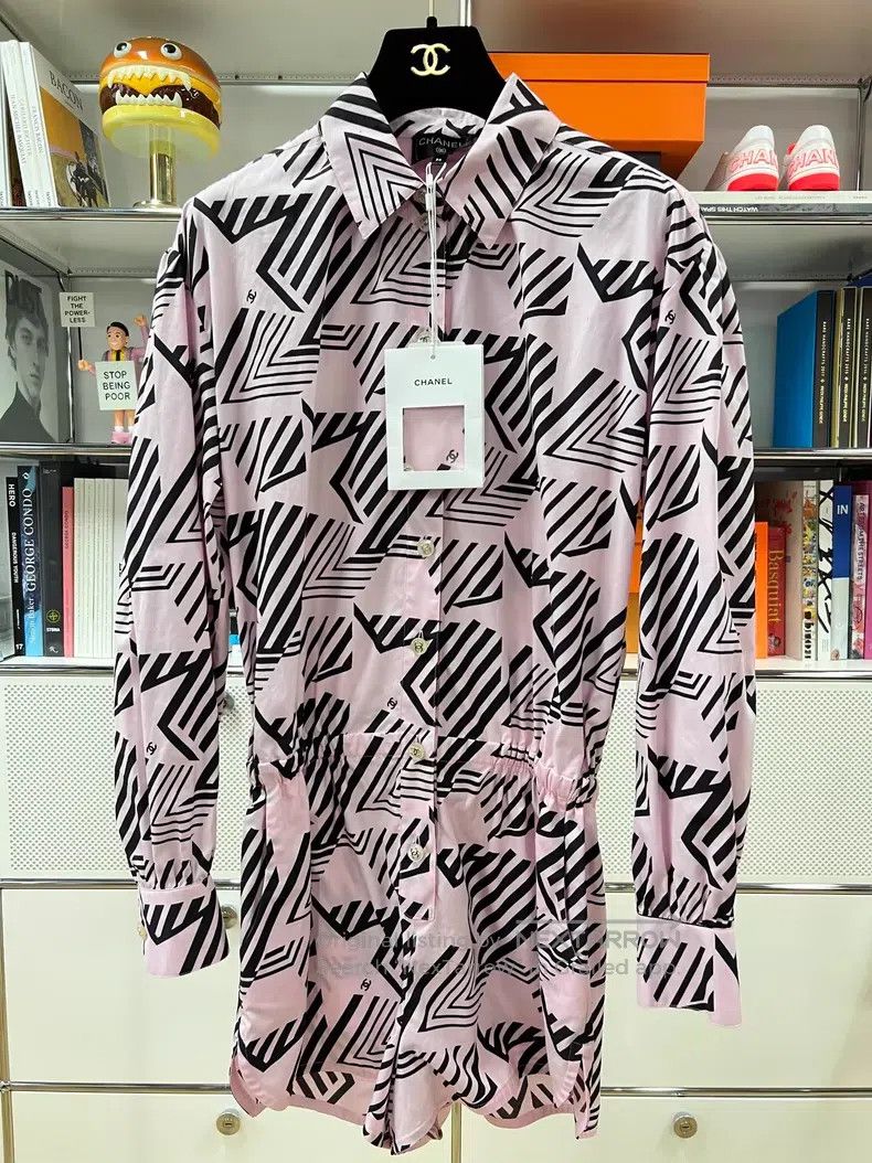 Chanel Chanel Pink star pattern cherry blossom shirt jumpsuit Size 24" / US 00 / IT 34 - 1 Thumbnail