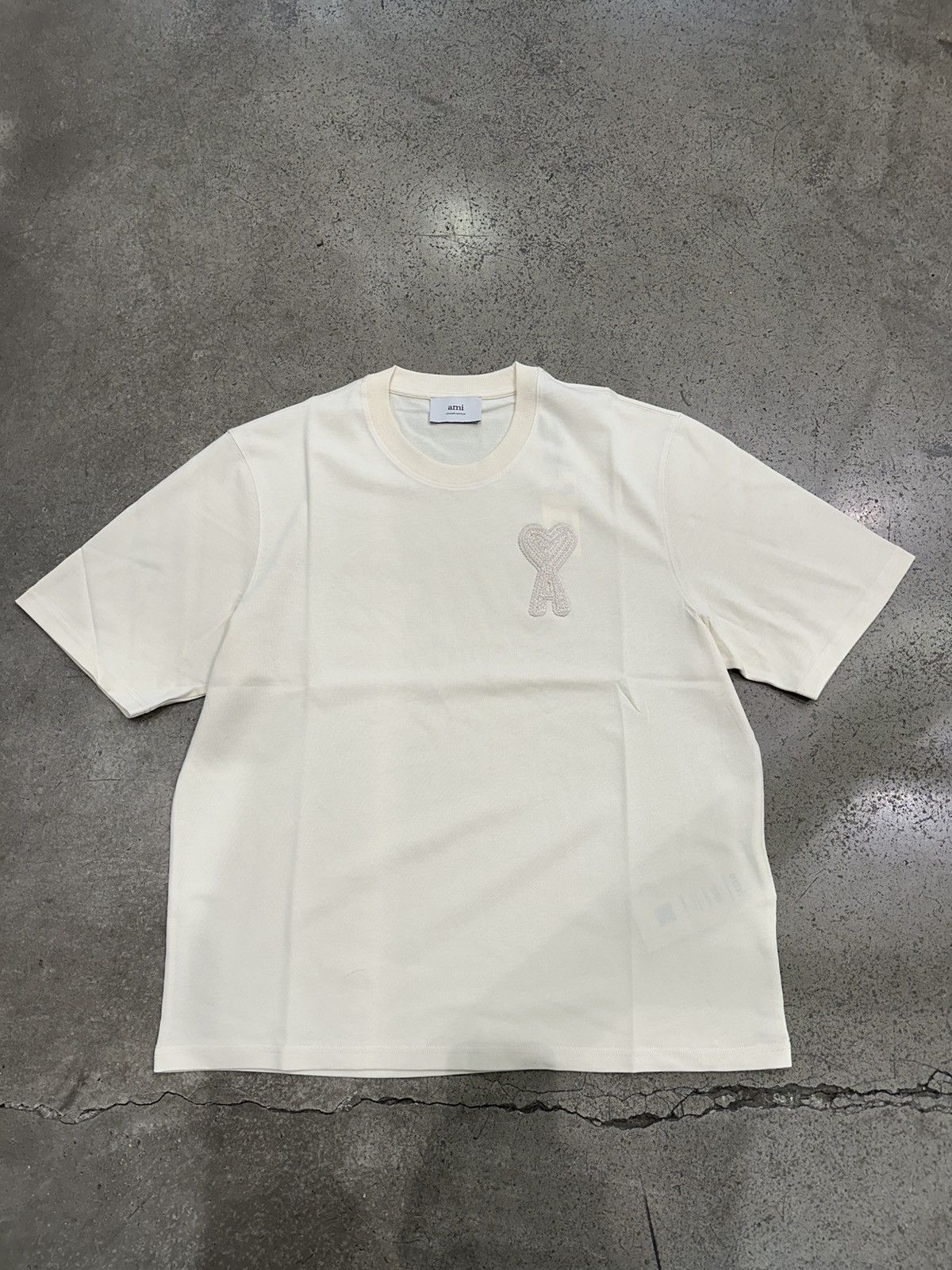 AMI AMI - ADC Tshirt White Cream Size US S / EU 44-46 / 1 - 1 Thumbnail