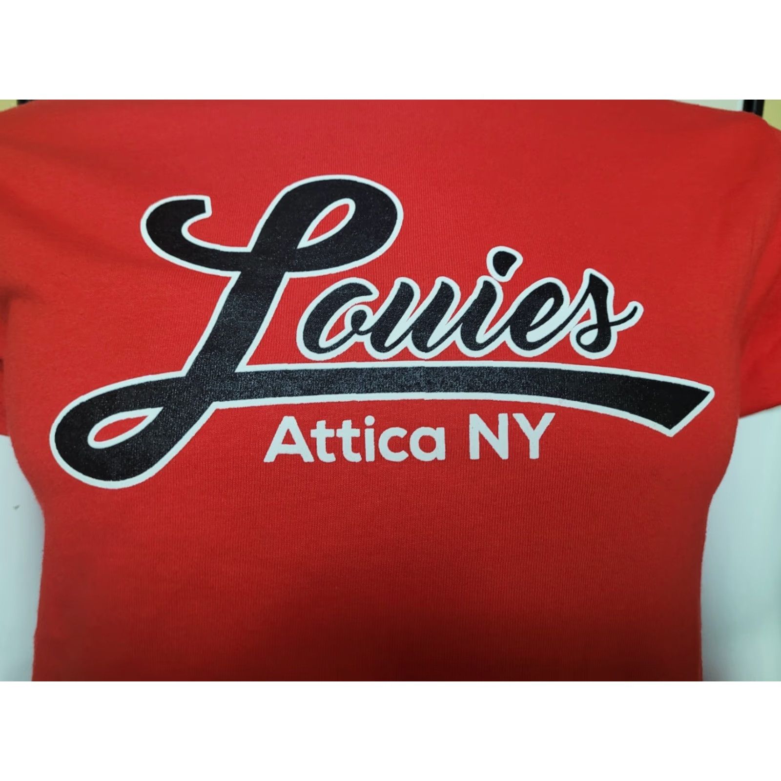 Gildan Louies Lounge Dive Bar Attica NY T Shirt Small Red Gildan Cotton Men S US Size US S / EU 44-46 / 1 - 2 Thumbnail