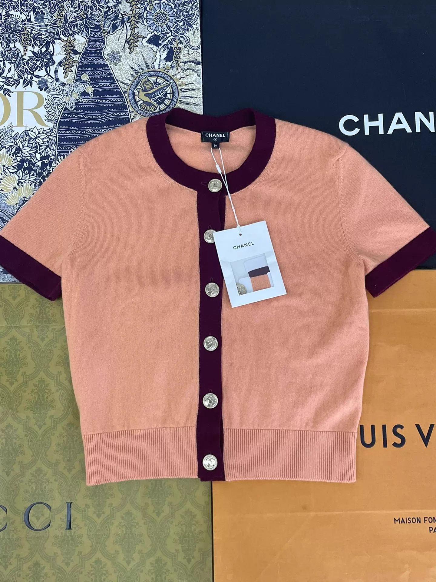 Chanel Chanel Orange Cashmere Knit Short Sleeve 36 New With Tags Size XS / US 0-2 / IT 36-38 - 1 Thumbnail