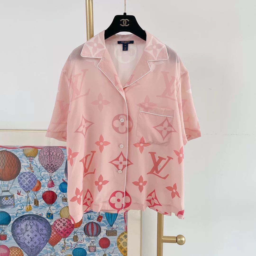 Louis Vuitton Louis Vuitton Monogram Silk Blouse 36 Size XS / US 0-2 / IT 36-38 - 1 Thumbnail