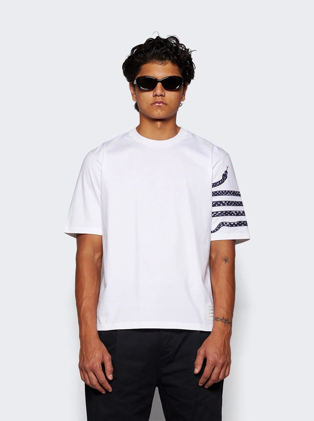 Thom Browne o1mle0326 Snake Embroidered Tee Shirt in White Size US L / EU 52-54 / 3 - 3 Thumbnail