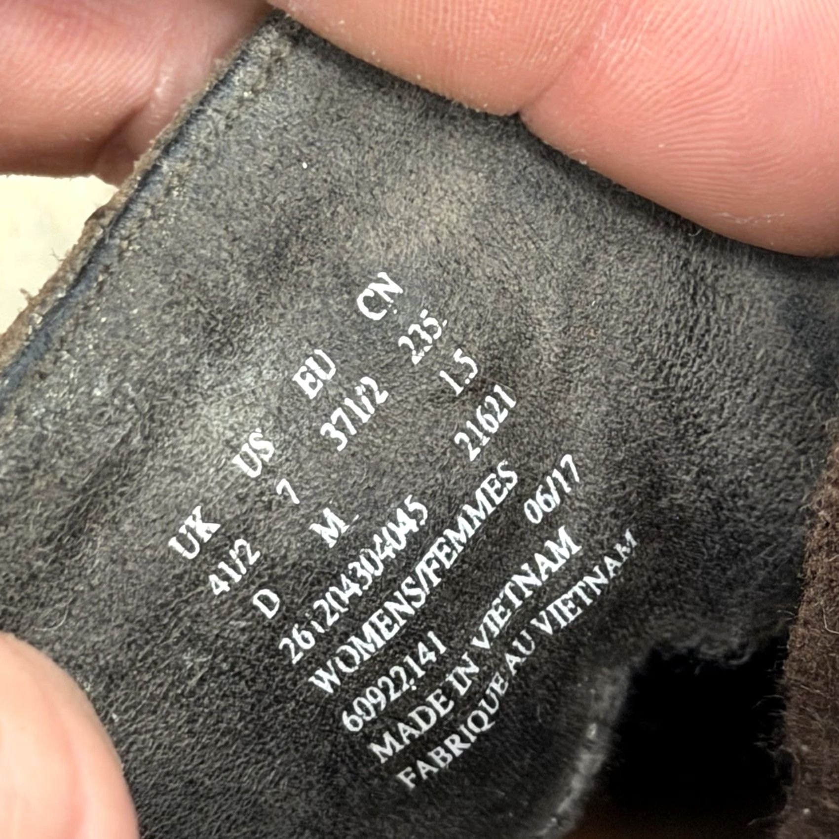 Clarks VINTAGE? Clarks Artisan Womens Carleta Lyon Ankle Bootie Khaki Cow Suede Size 7 M Size US 7 / IT 37 - 3 Thumbnail