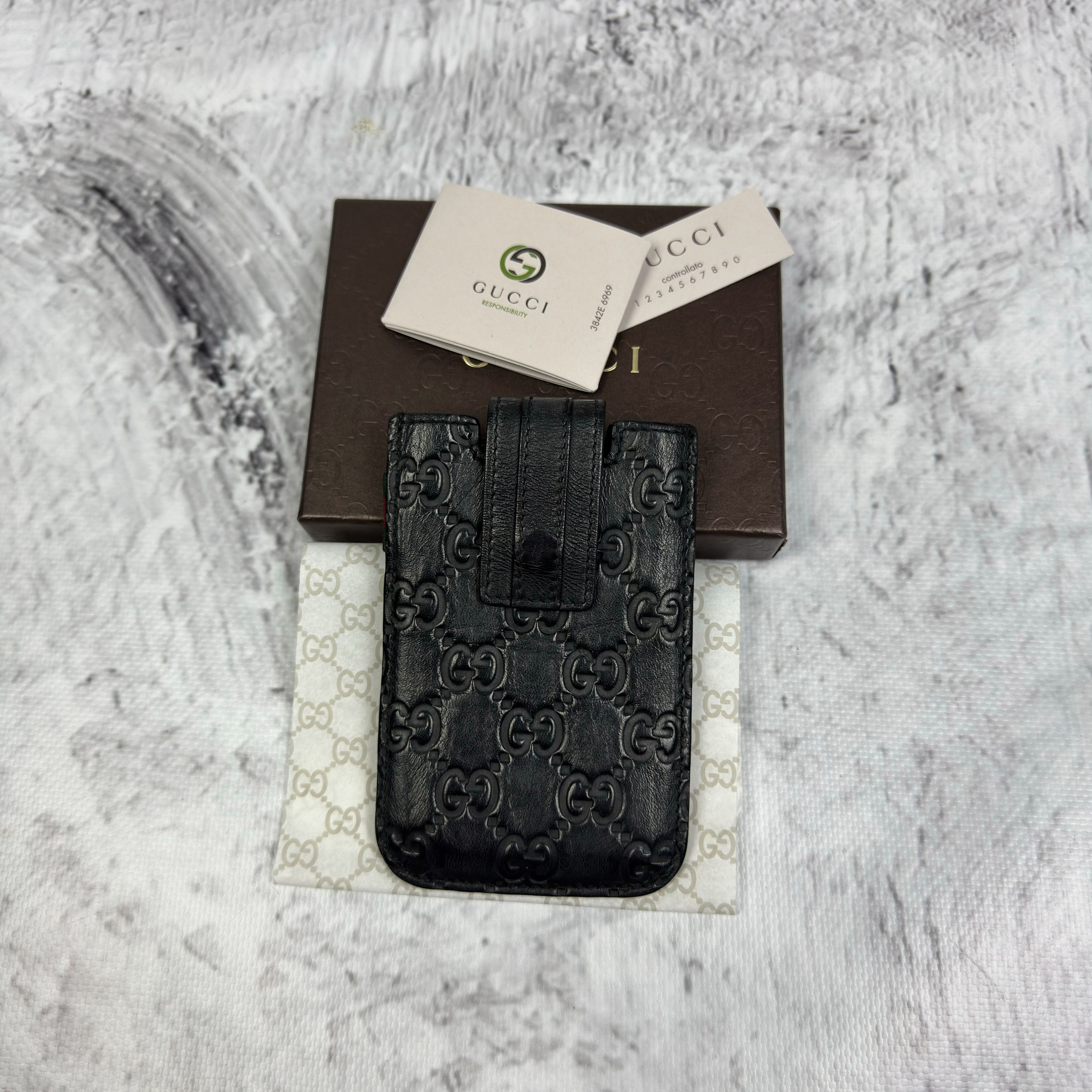 Gucci Gucci Core Black Leather Monogram Embossed Cell Phone Case Size ONE SIZE - 3 Thumbnail