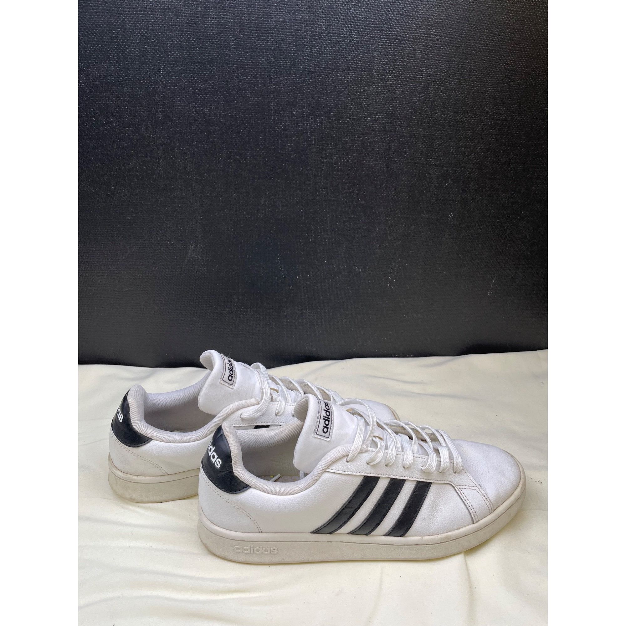 Adidas Adidas Mens White Black Sneakers Shoes SIze 11.5 SKU 6821 Size US 11.5 / EU 44-45 - 3 Thumbnail
