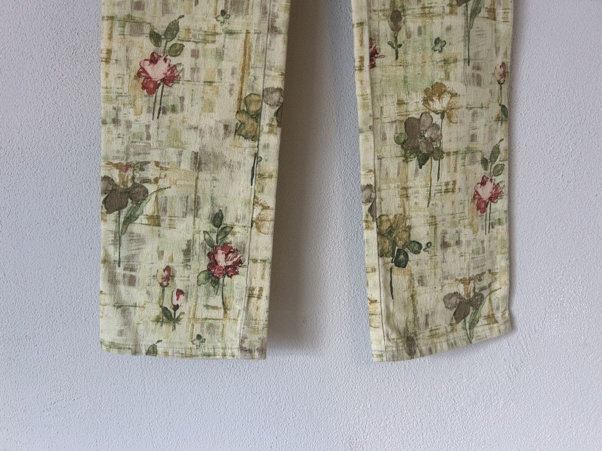 Roberto Cavalli Vintage Floral Print Cavalli Jeans - Size 27 Size 27" / US 4 / IT 40 - 4 Thumbnail