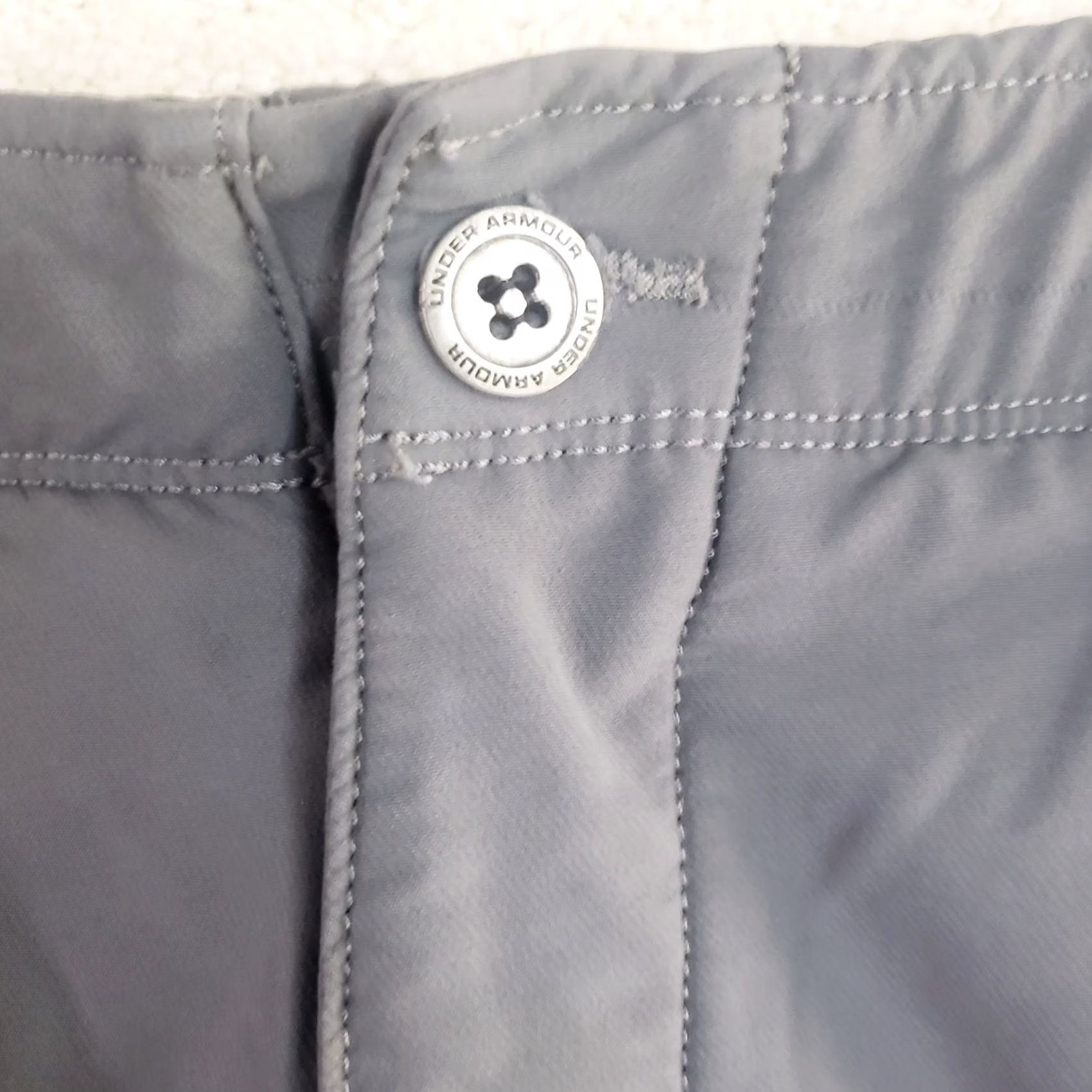 Under Armour Under Armour Shorts Men 32x10 Gray - Elastic Waist Stretch - Chino Style - Match Play Golf - Regular Fit - 32 in Waist - Gray - Mens Size US 32 / EU 48 - 4 Thumbnail