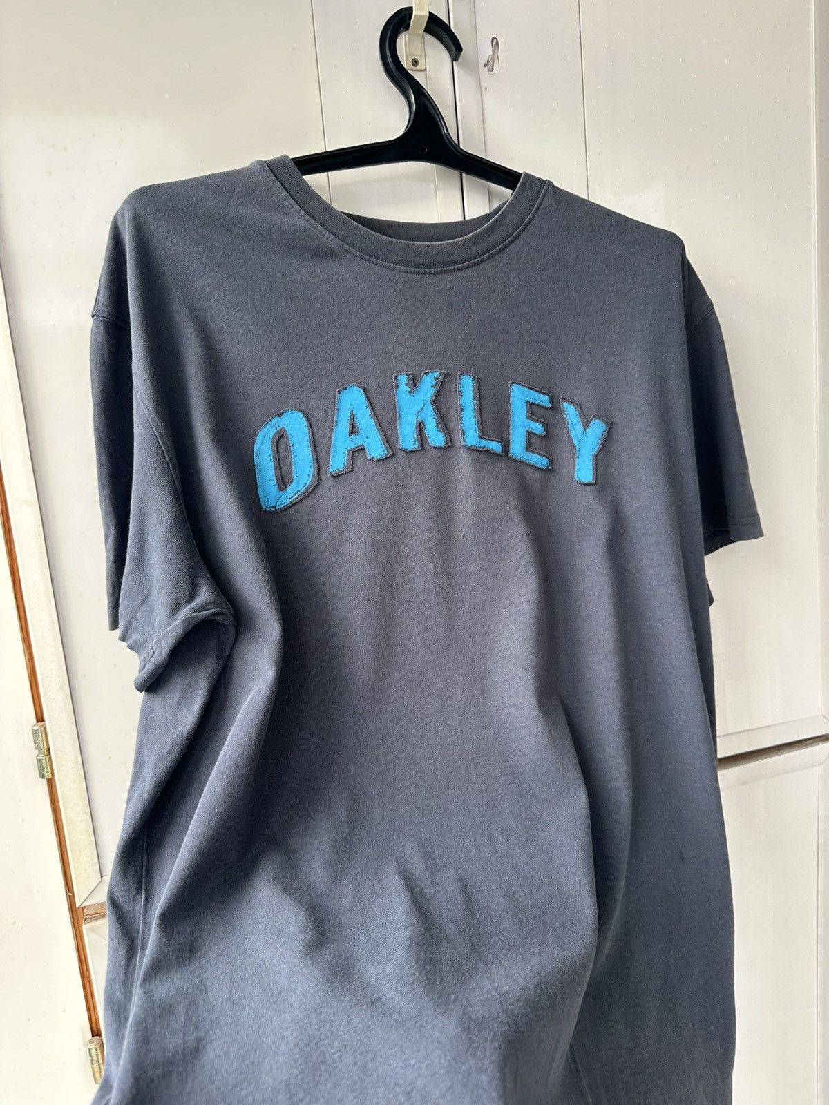 Oakley Vintage Oakley T-shirt Big Blue Logo Size US XL / EU 56 / 4 - 8 Thumbnail