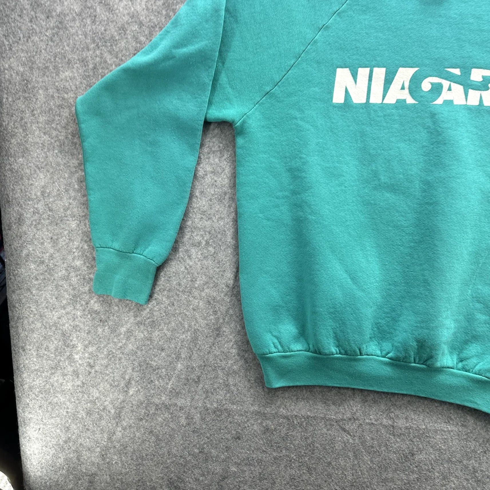 Fruit Of The Loom VINTAGE Niagara Sweatshirt Mens Large Teal Green Crewneck Fruit Of Loom 90s 80s Size US L / EU 52-54 / 3 - 4 Thumbnail
