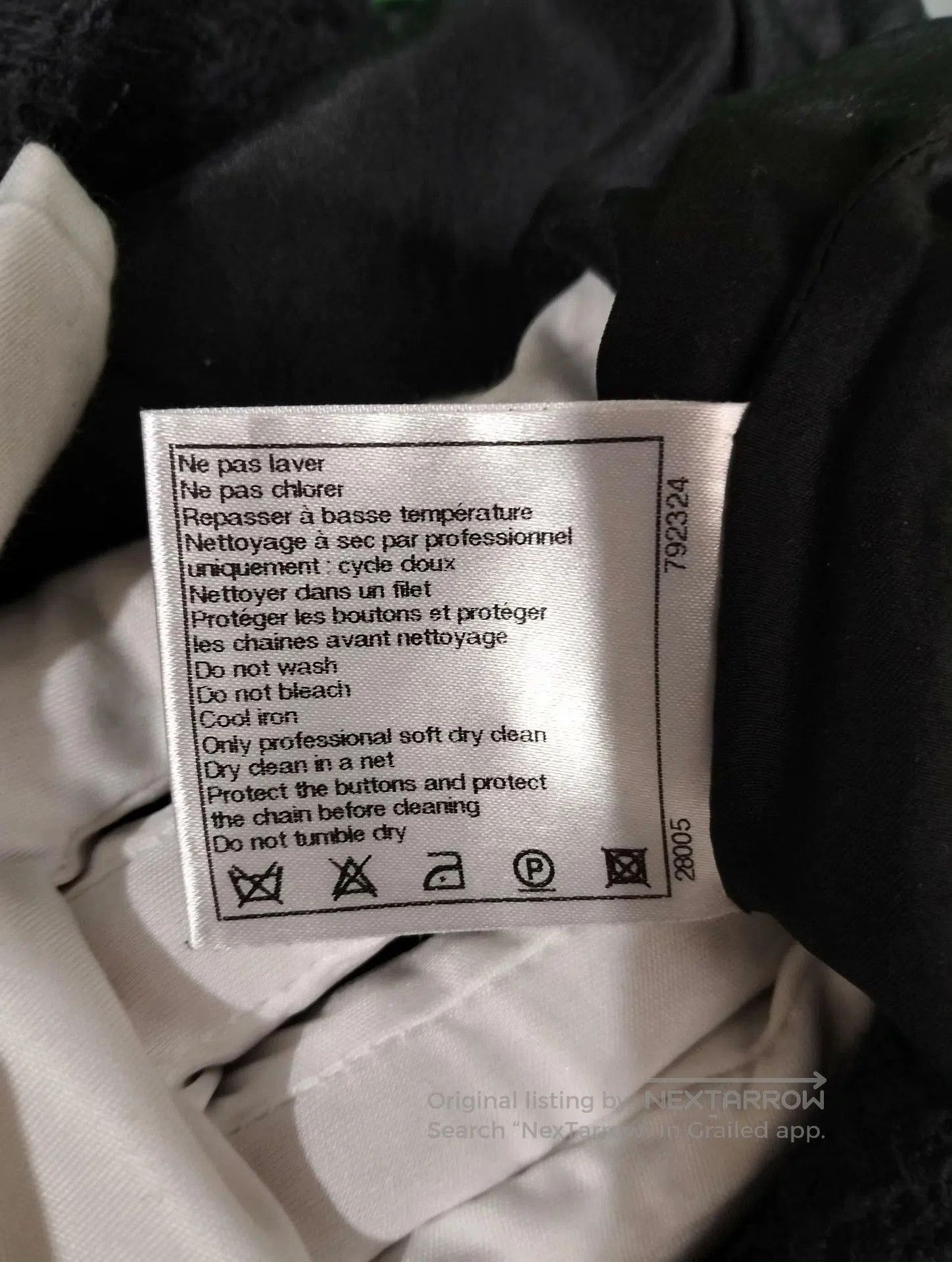 Chanel Chanel Black Textured Short Skirt. Size 37" - 6 Thumbnail