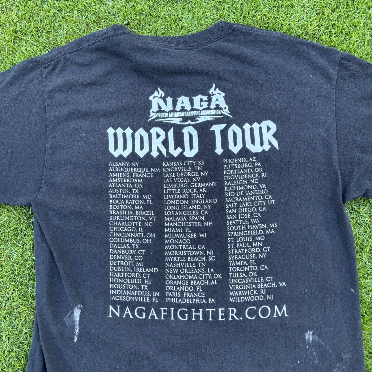 Vintage Vintage World Tour Shirt Size US XL / EU 56 / 4 - 4 Thumbnail