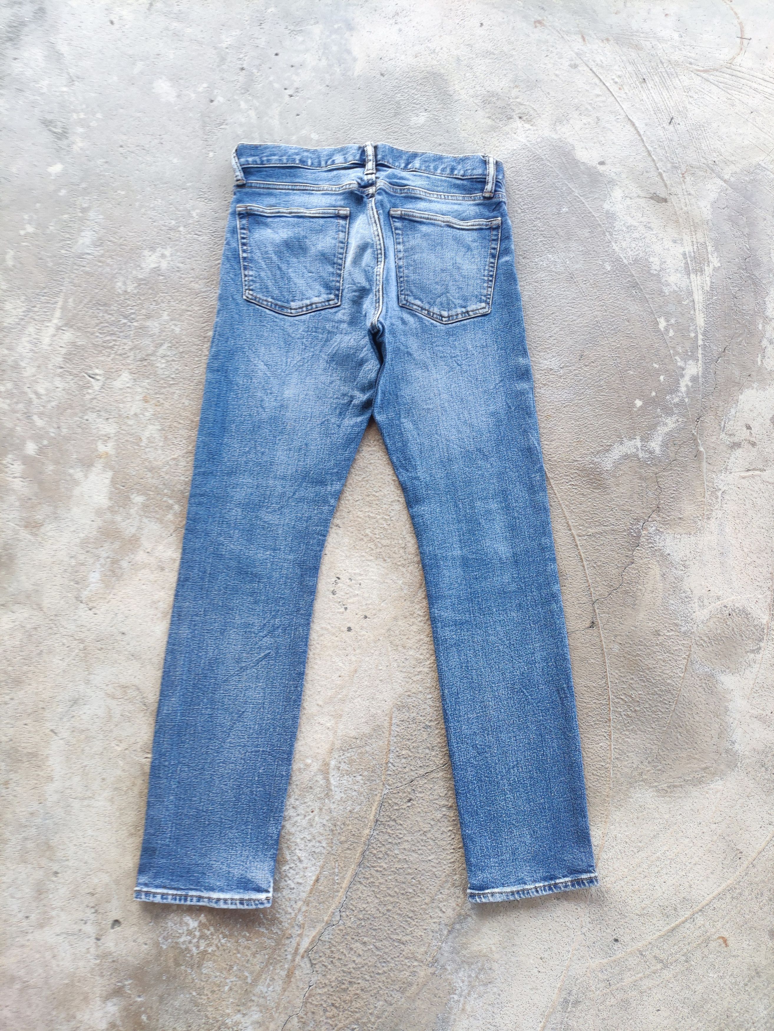 Gap Vintage GAP Slim Distress Faded Denim Pants Size US 31 - 8 Thumbnail