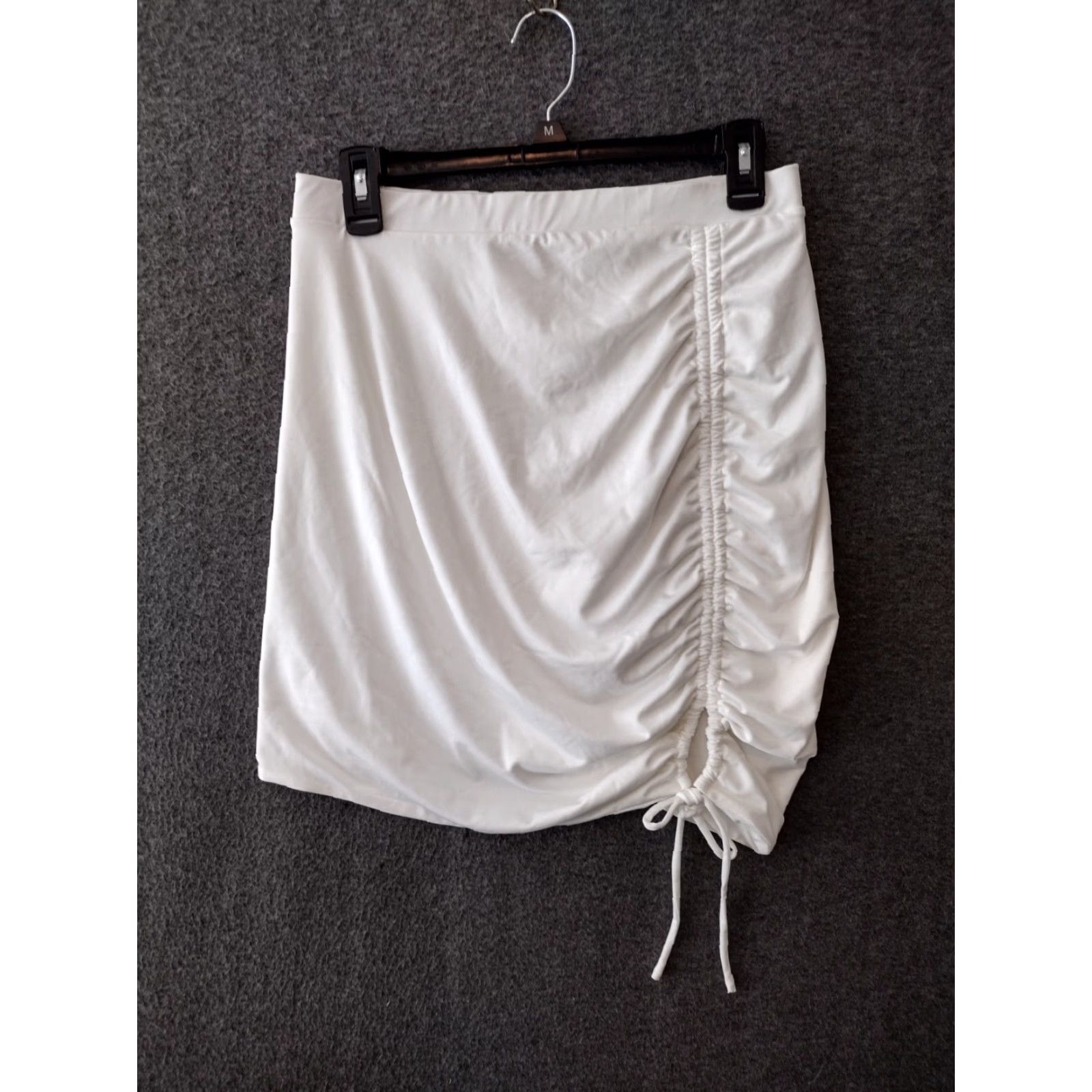 Fashion Nova Fashion Nova Mini Skirt L White Slit Strings Casual Party/Cocktail 80s Womens Short Ruched Side Labeled Regular (Size L) Size 36" / US 14 / IT 50 - 2 Thumbnail