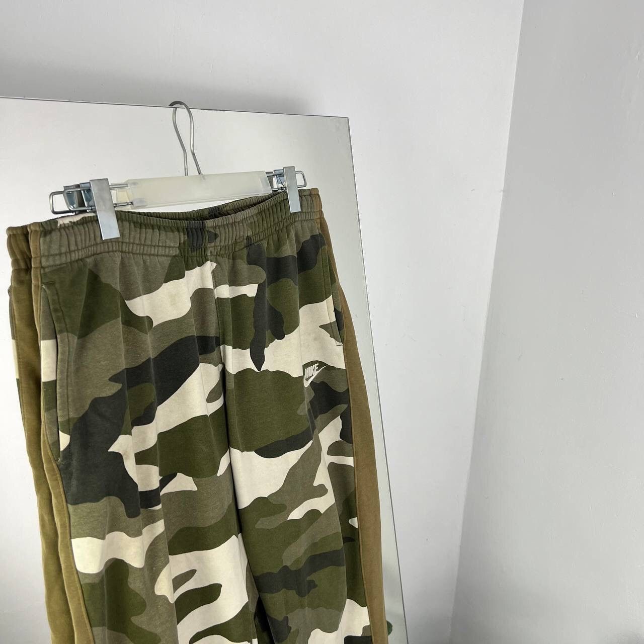 Nike Camo Nike Joggers Swoosh Pants Y2k Sweatpants Size US 38 / EU 54 - 2 Thumbnail