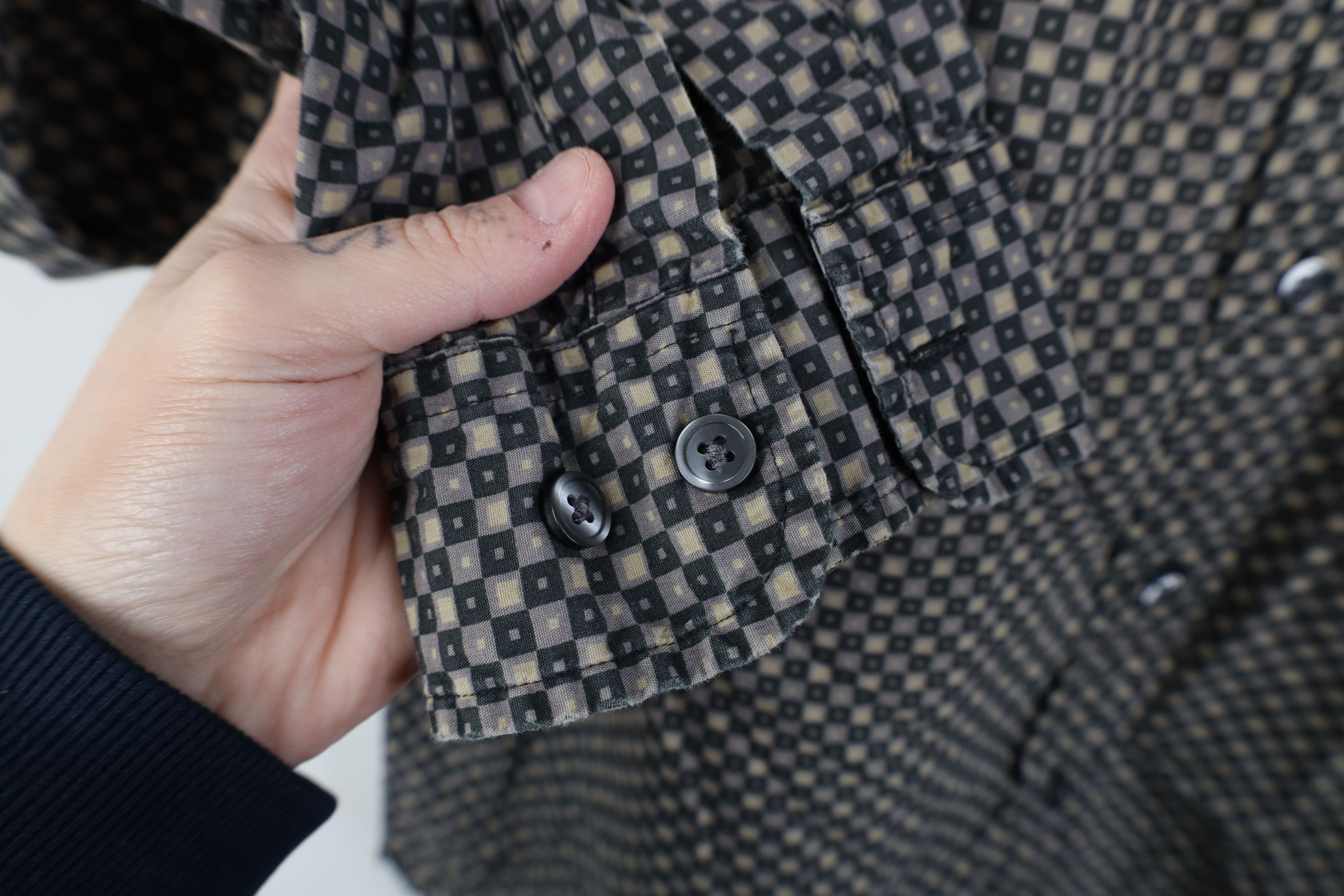 Eddie Bauer Vintage 90s Eddie Bauer Geometric Collared Button Shirt Size US L / EU 52-54 / 3 - 8 Thumbnail
