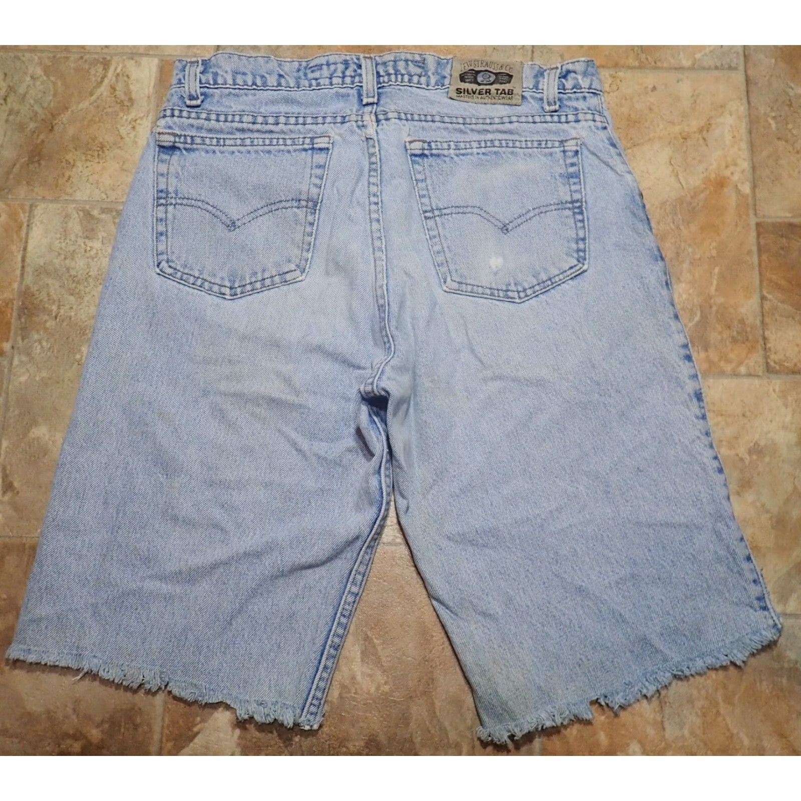 Levi's VINTAGE Levi's 90s SilverTab Denim Shorts Men’s Size 32 Medium Blue Distressed Cutoff Summer Casual Size US 33 - 2 Thumbnail