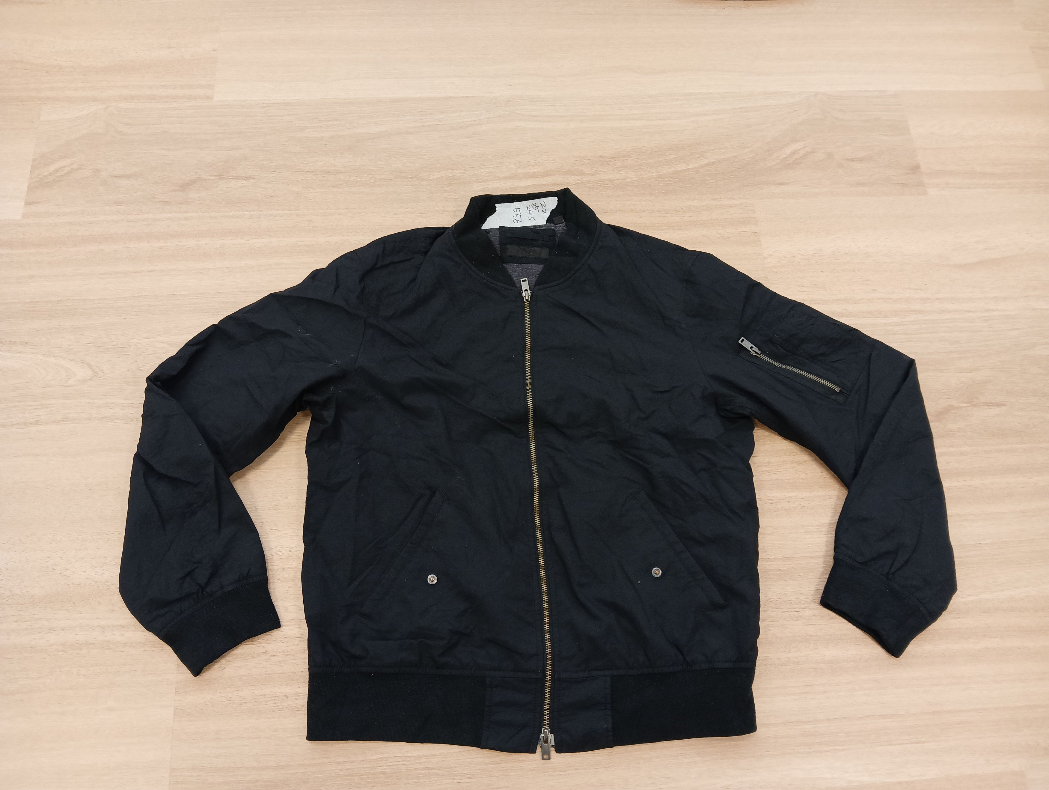 Uniqlo UNIQLO SWEATER BOMBER STYLE L Size US L / EU 52-54 / 3 - 1 Thumbnail
