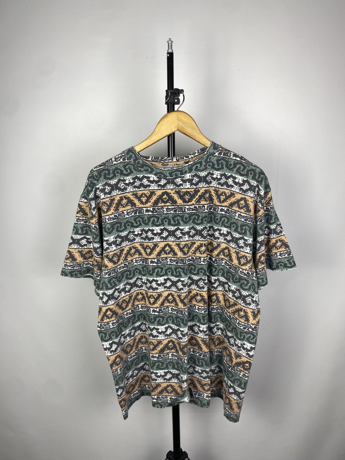 Vintage Vintage 90s Surf Style Graphic Hawaii Faded Tee Shirt Size US M / EU 48-50 / 2 - 1 Thumbnail