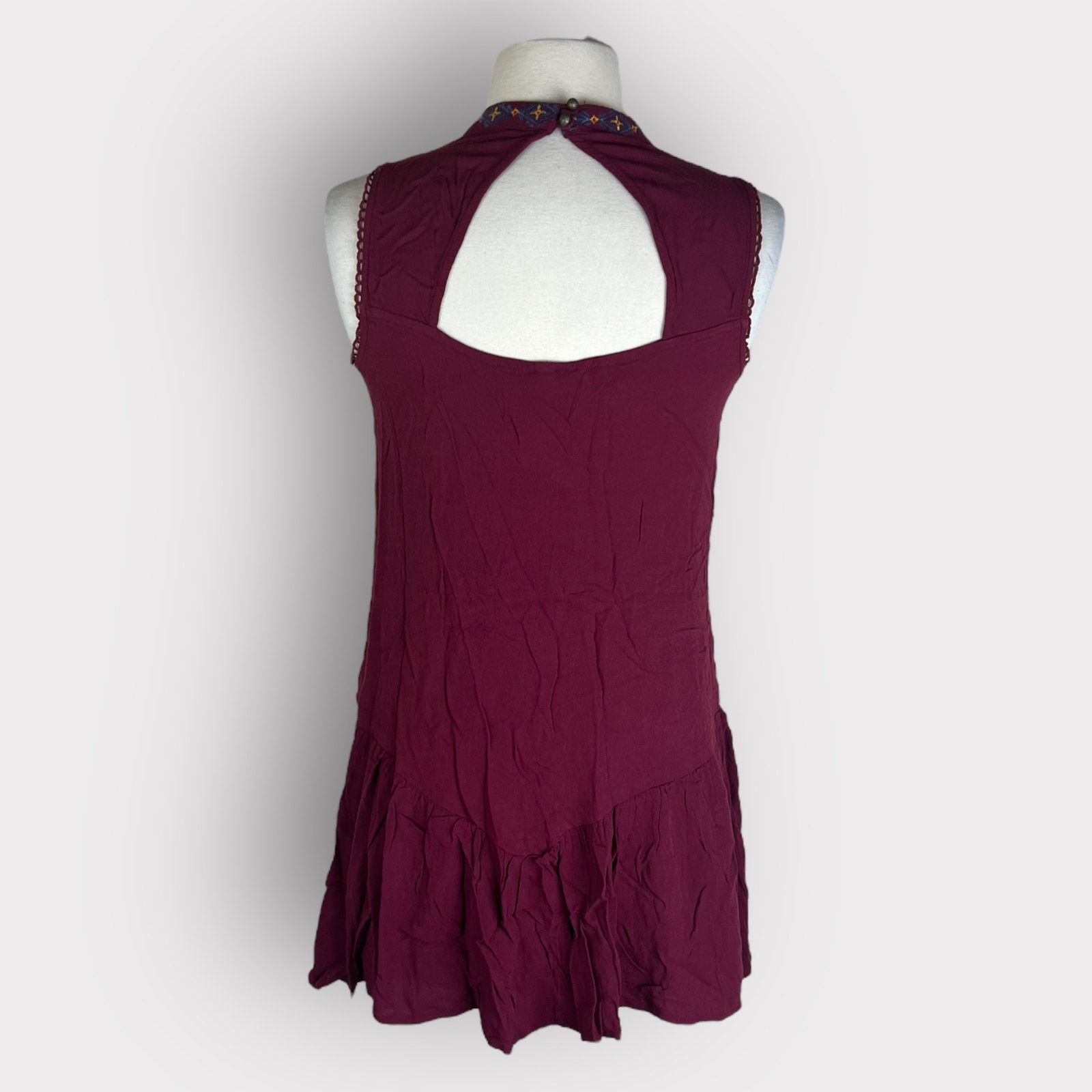 Target Basics XHILARATION | Embroidered Floral Maroon Drop Hem Dress Size S / US 4 / IT 40 - 5 Thumbnail