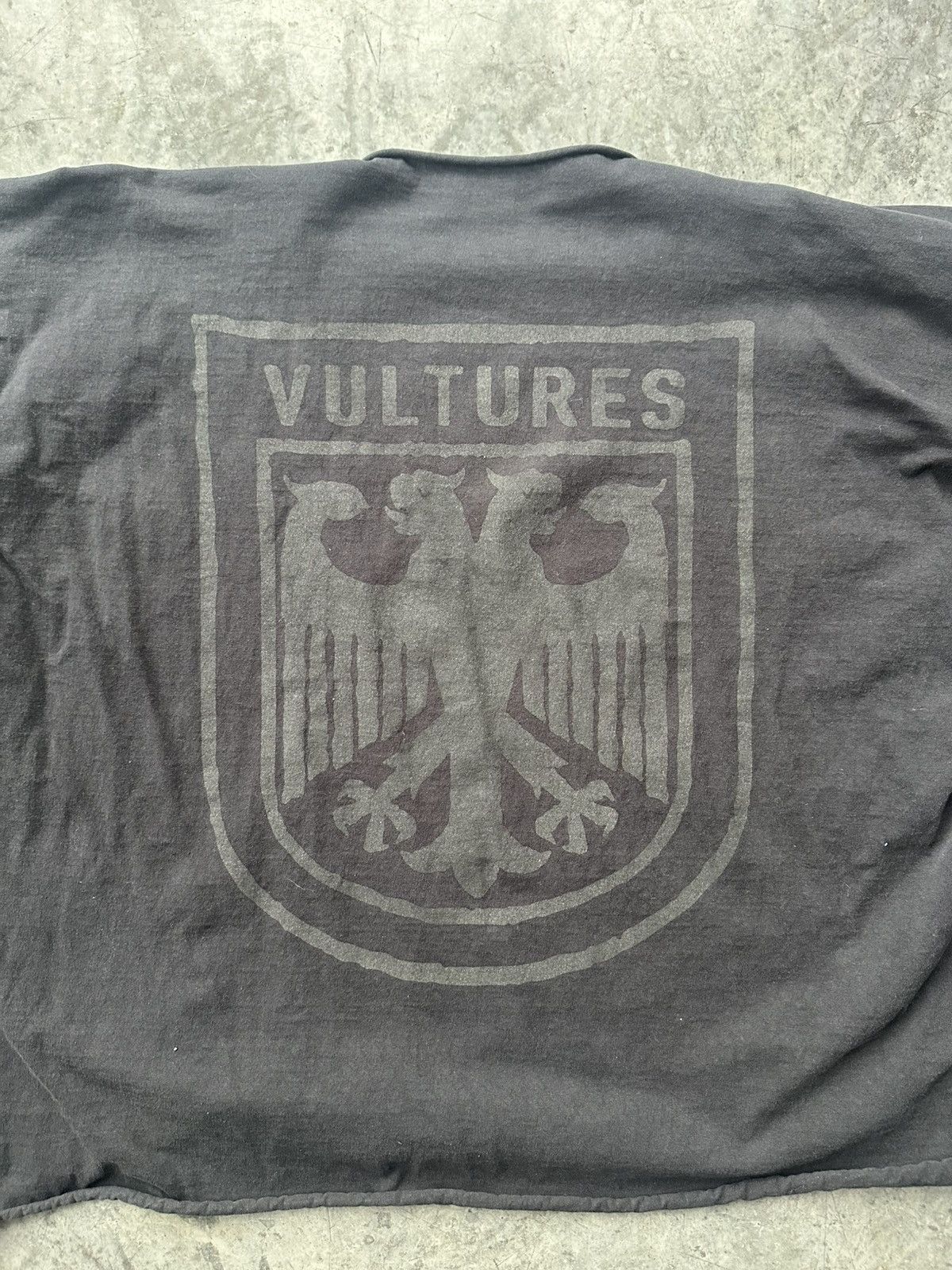 Kanye West × Yeezy Kanye West Vultures Long Sleeve Tee Size US XL / EU 56 / 4 - 4 Thumbnail