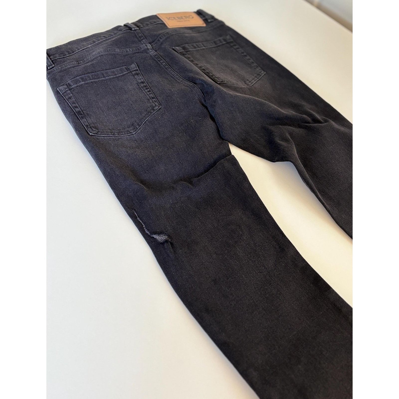 Iceberg Vintage Iceberg Snoopy Jeans W30 Black Denim Italian Designe Size US 30 / EU 46 - 7 Thumbnail