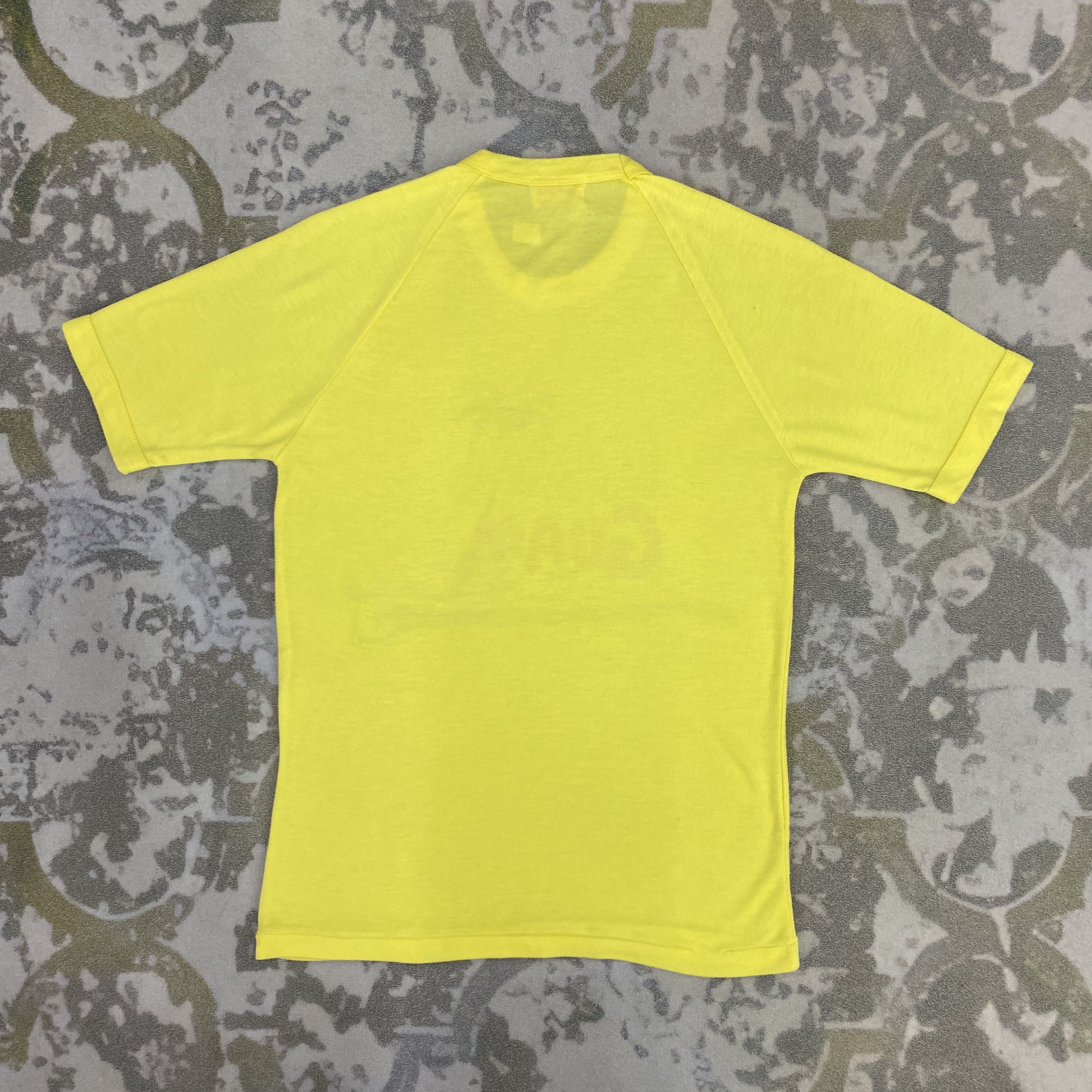 Vintage Vintage Guam USA Guam USA Tshirt - J080 Size US XS / EU 42 / 0 - 2 Thumbnail