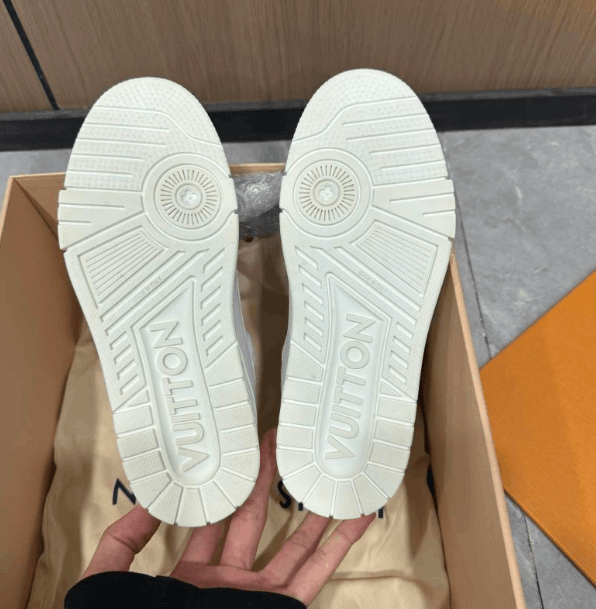 Louis Vuitton Louis Vuitton Low-Top Sneakers Size US 6 / IT 36 - 4 Thumbnail