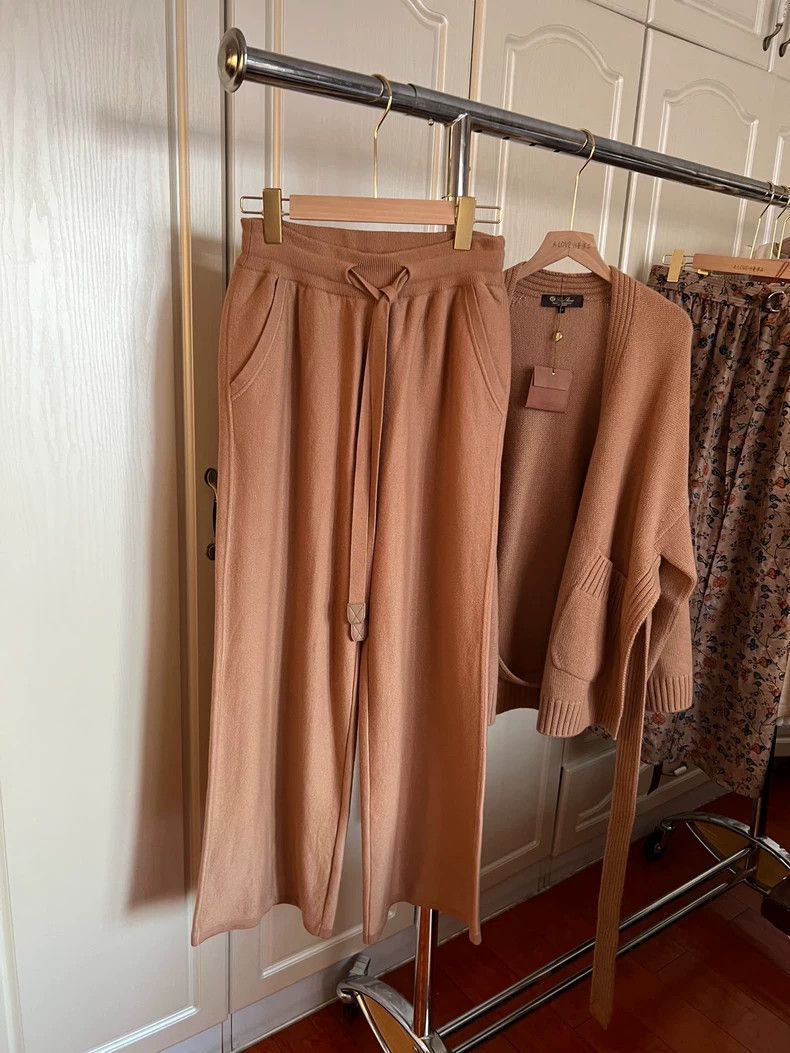 Loro Piana LORO PIANA Lamb fleece sweater cardigan + pants, set Size XS / US 0-2 / IT 36-38 - 5 Thumbnail