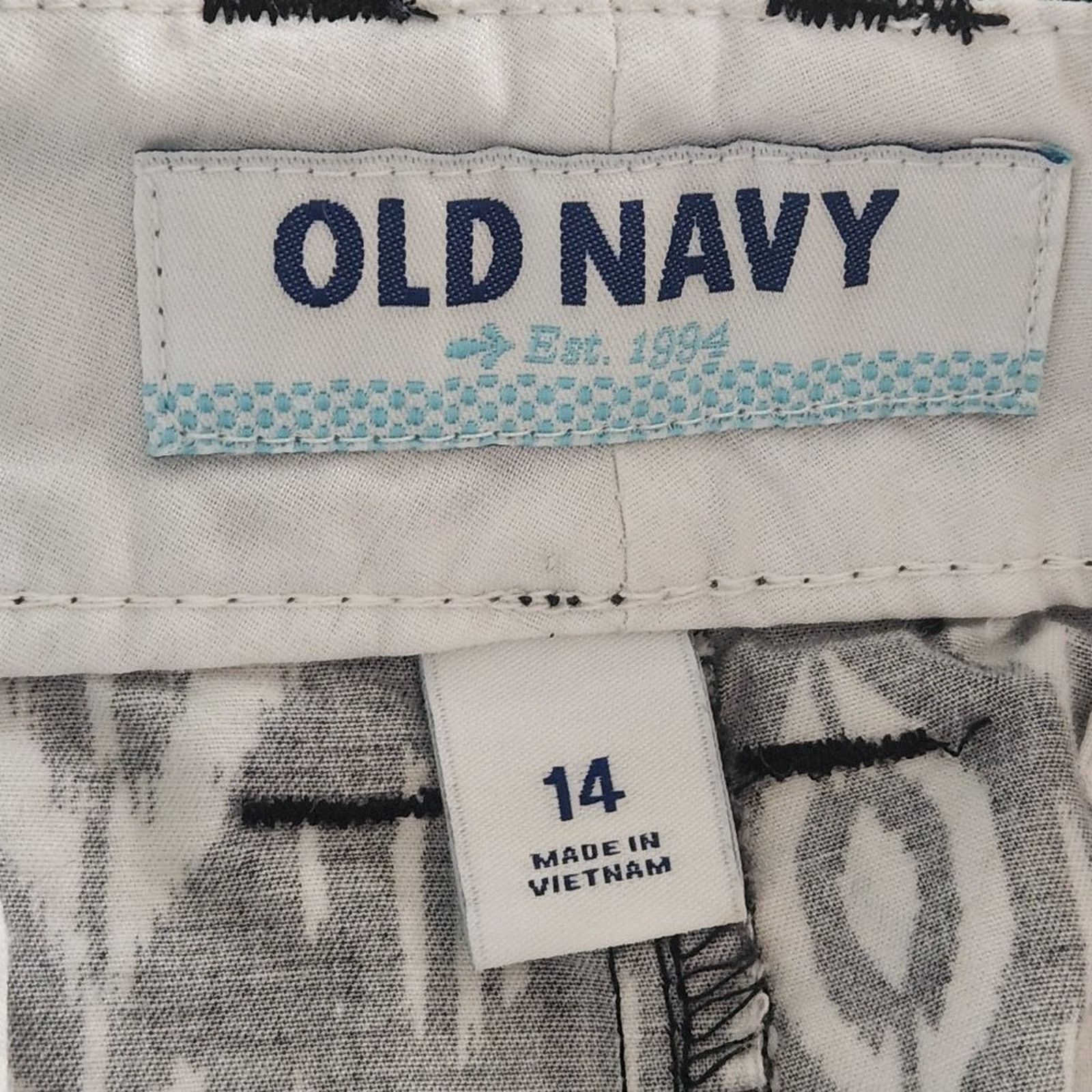 Old Navy OLD NAVY Black and White Ikat Print Shorts Size 36" / US 14 / IT 50 - 3 Thumbnail