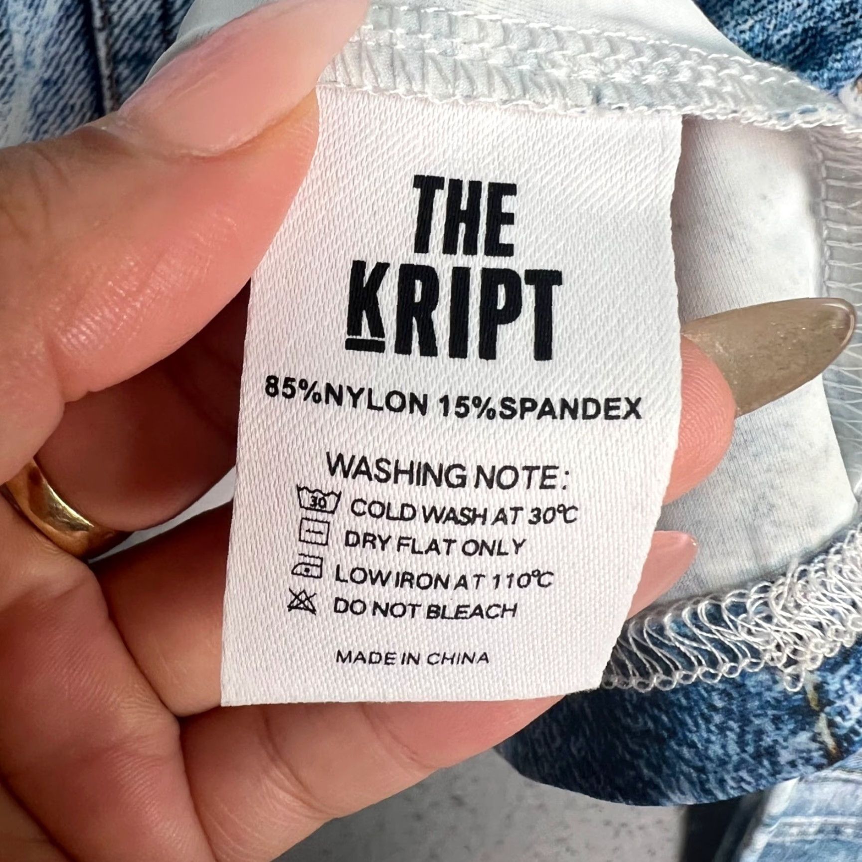 THE KRIPT VINTAGE The Kript Top Denim Print Long Sleeve Womens XXS Cropped Blue Shirt Size XXS / US 00 / IT 34 - 4 Thumbnail