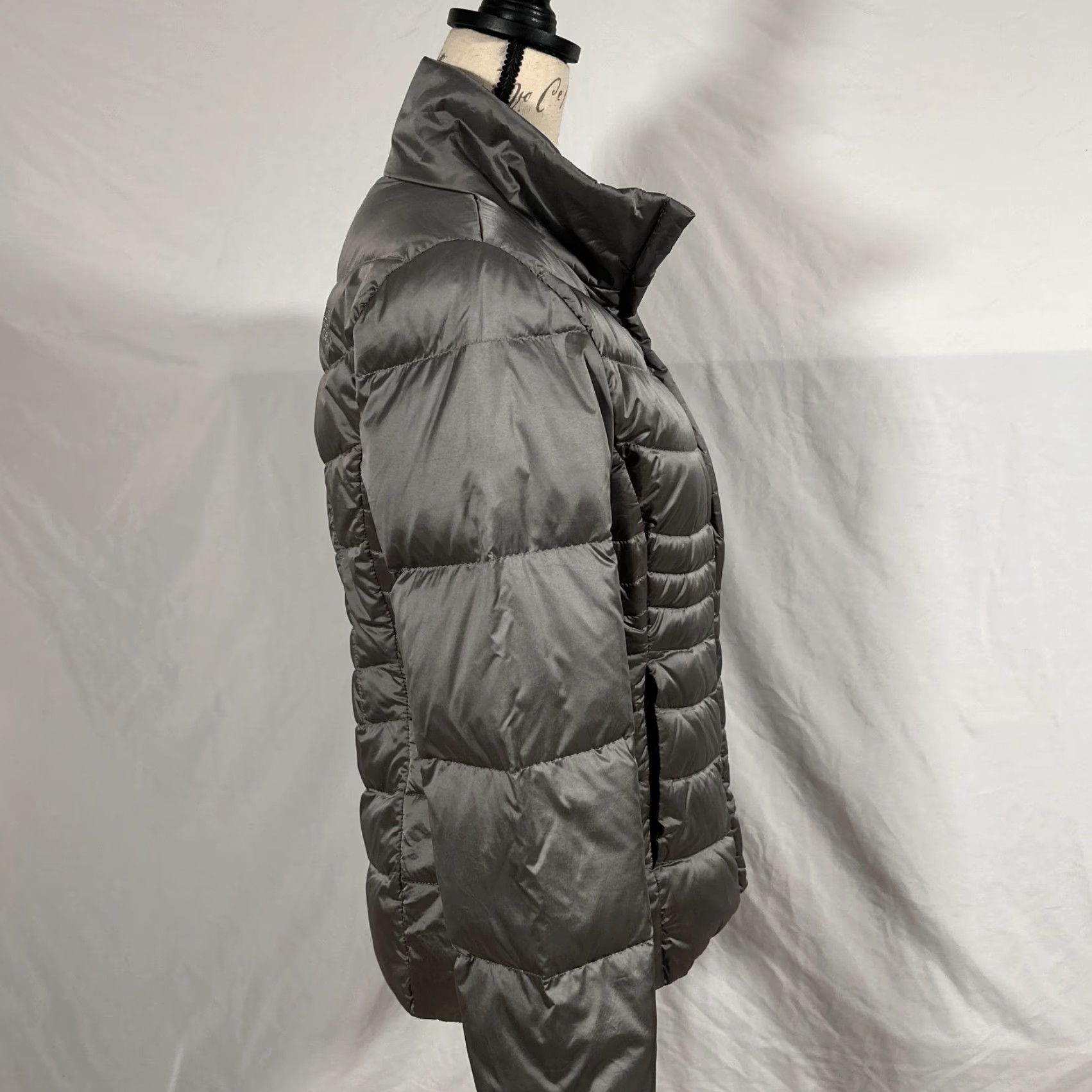 The North Face North Face Jacket Womens Small Gray Aconcagua 550 Down Puffer Full Zip NF0A3JRM Size S / US 4 / IT 40 - 4 Thumbnail