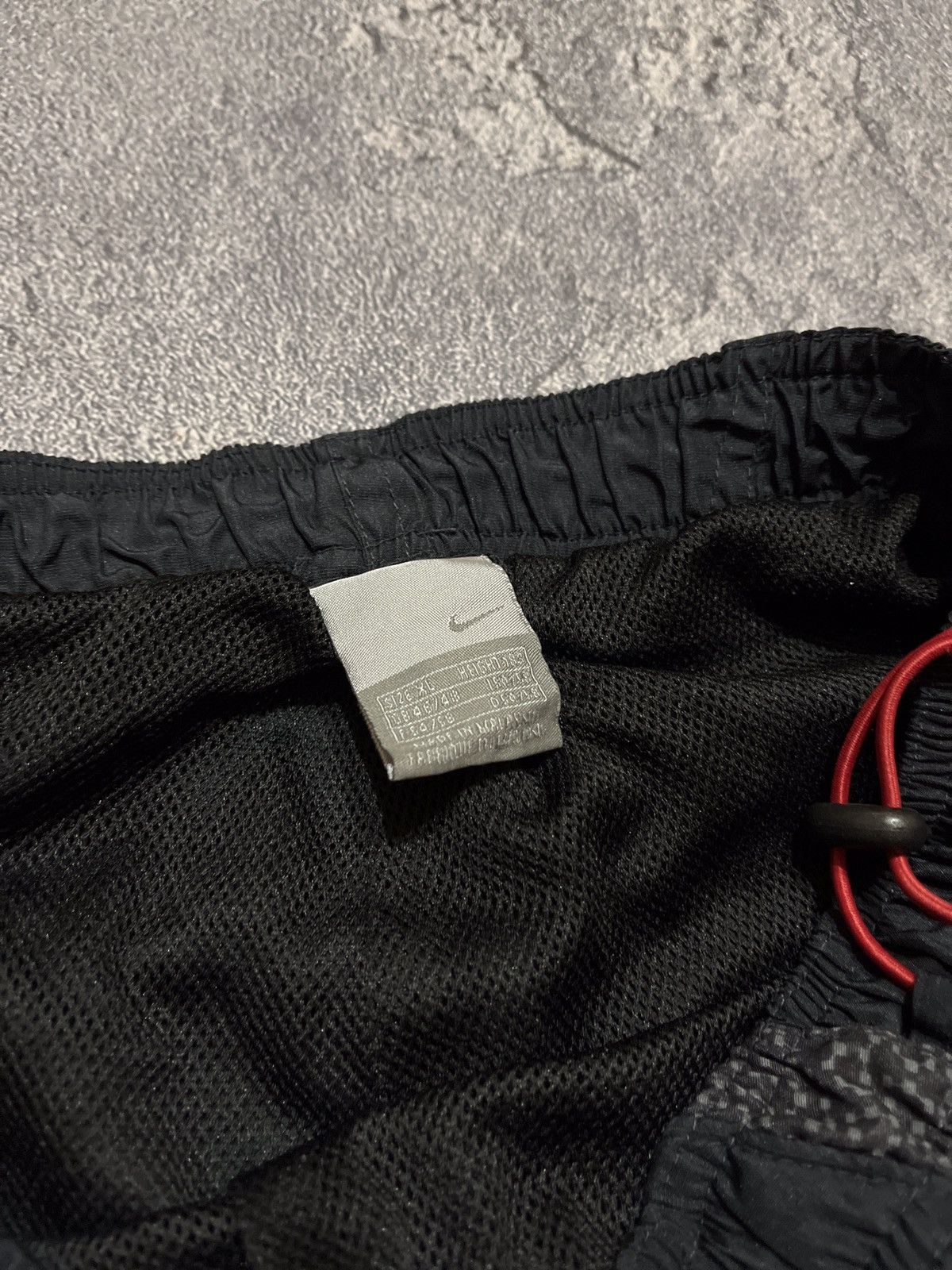 Vintage Vintage Nike 90s Nylon TrackPants Size US 36 / EU 52 - 6 Thumbnail