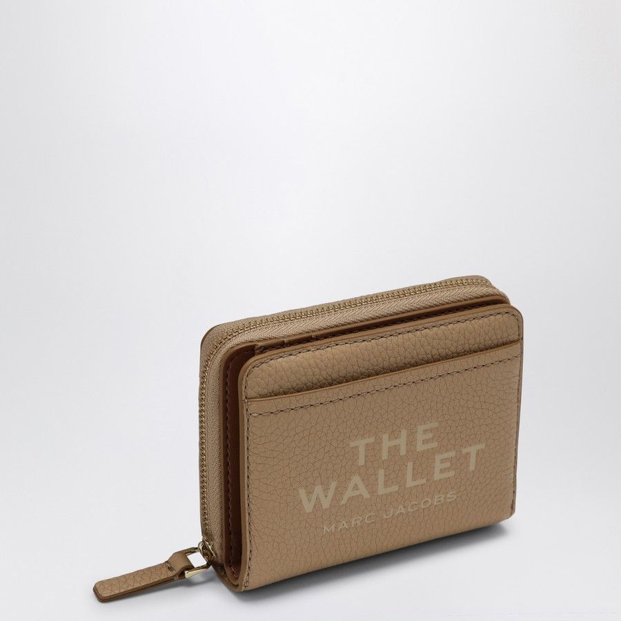 Marc Jacobs o1d2blof0824 Size: OS / Small Compact Leather Wallet Size ONE SIZE - 1 Thumbnail