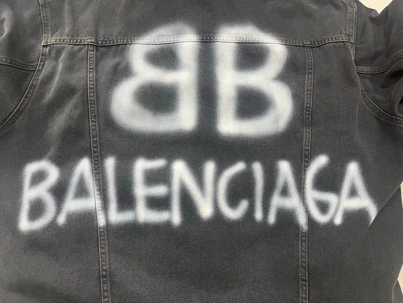 Balenciaga Balenciaga Solid Graffiti Single Breasted Lapel Long Sleev Size US XS / EU 42 / 0 - 3 Thumbnail